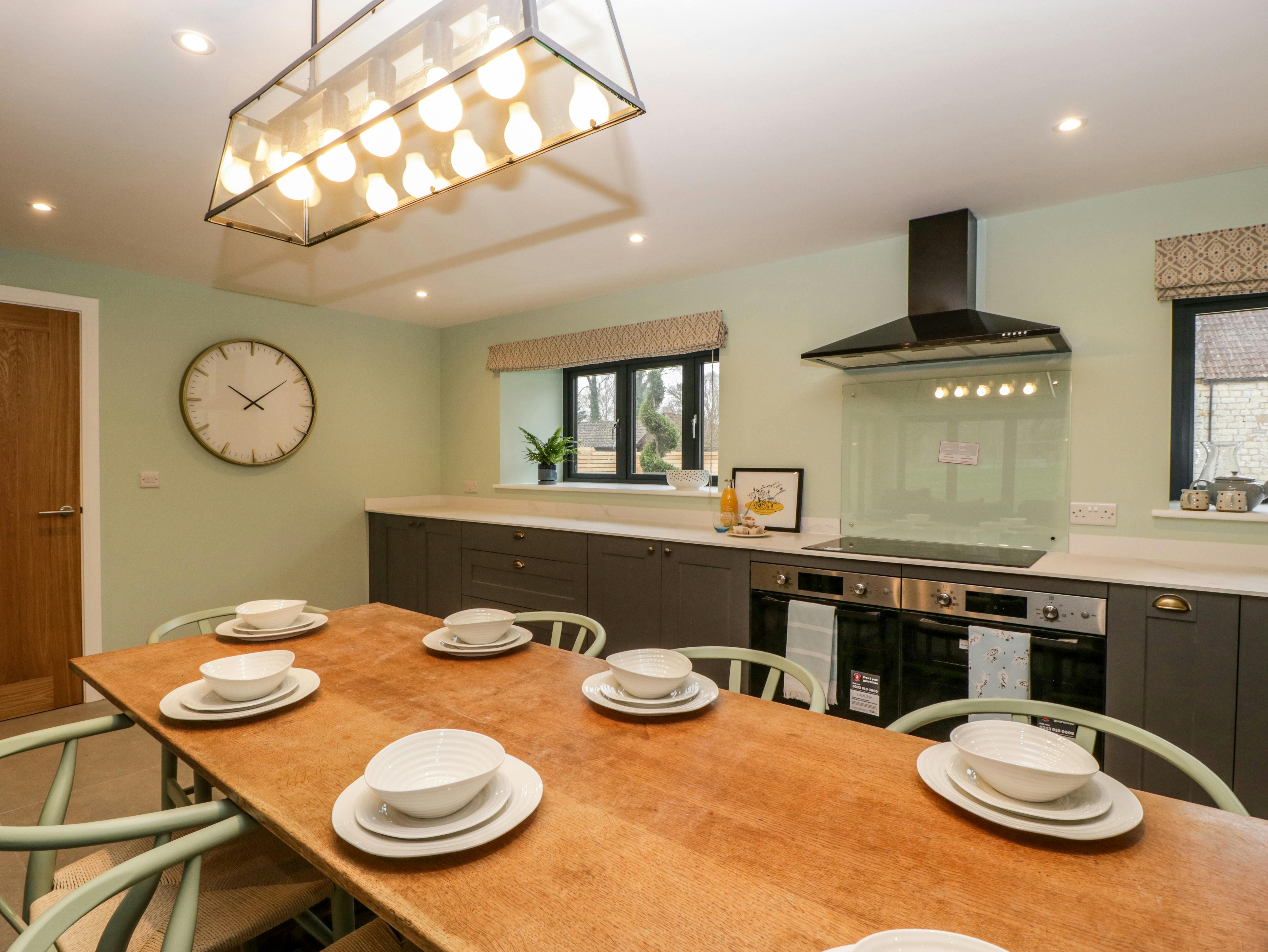 Manor Coker Sherborne: Charming 4-Bedroom Holiday Cottage with Hot Tub near Sherborne, Dorset