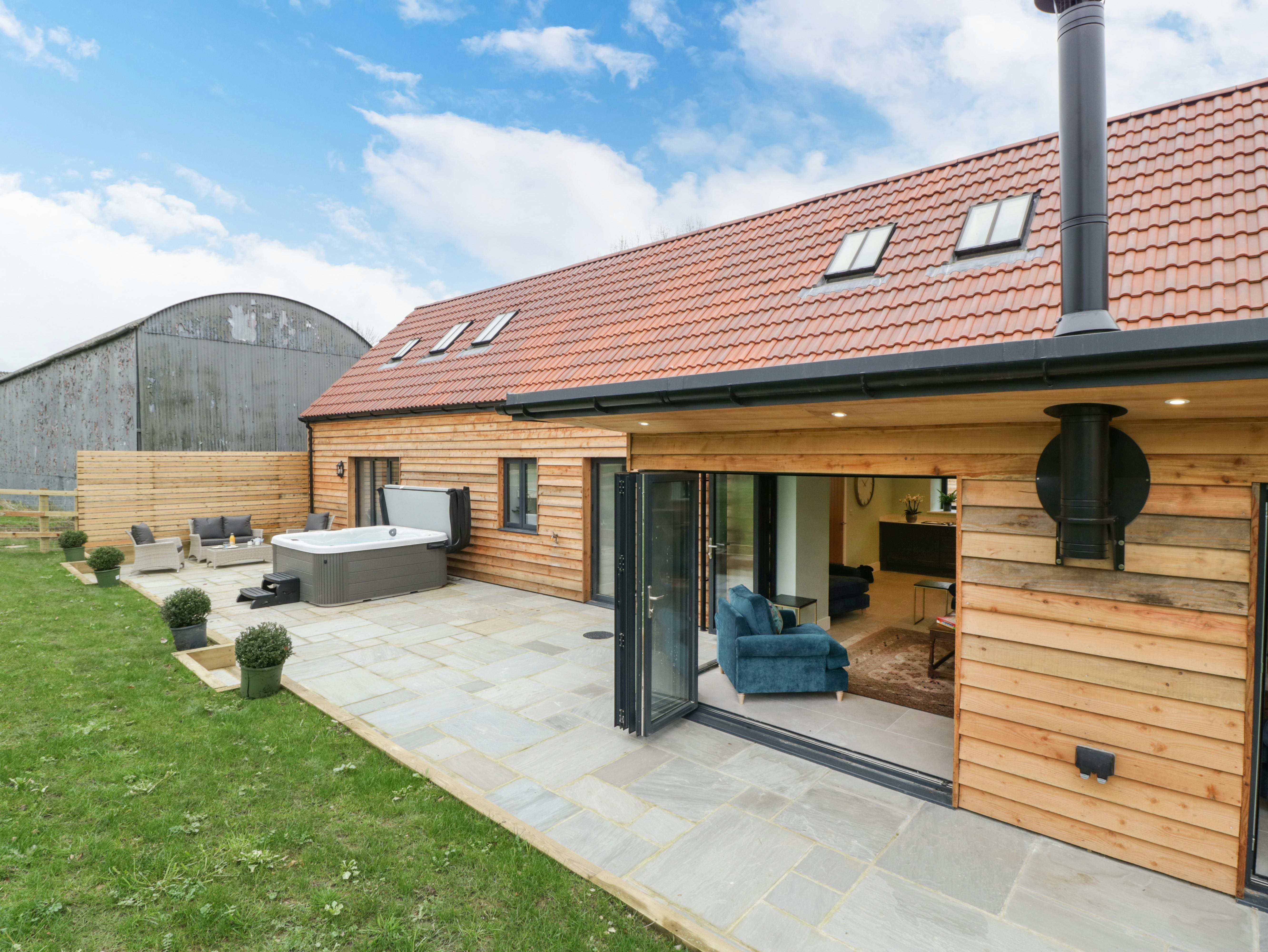 Manor Coker Sherborne: Charming 4-Bedroom Holiday Cottage with Hot Tub near Sherborne, Dorset