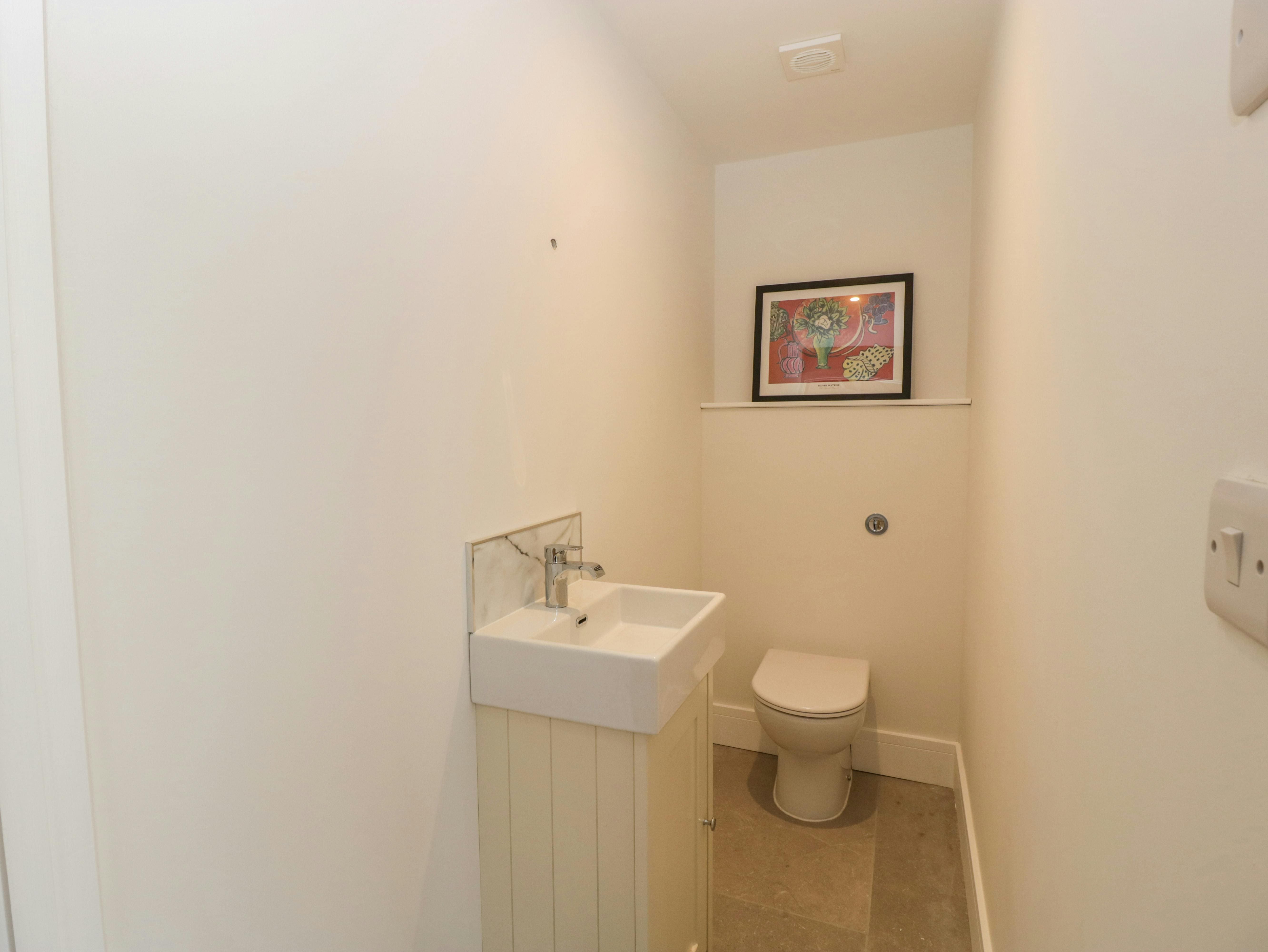 Manor Coker Sherborne: Charming 4-Bedroom Holiday Cottage with Hot Tub near Sherborne, Dorset