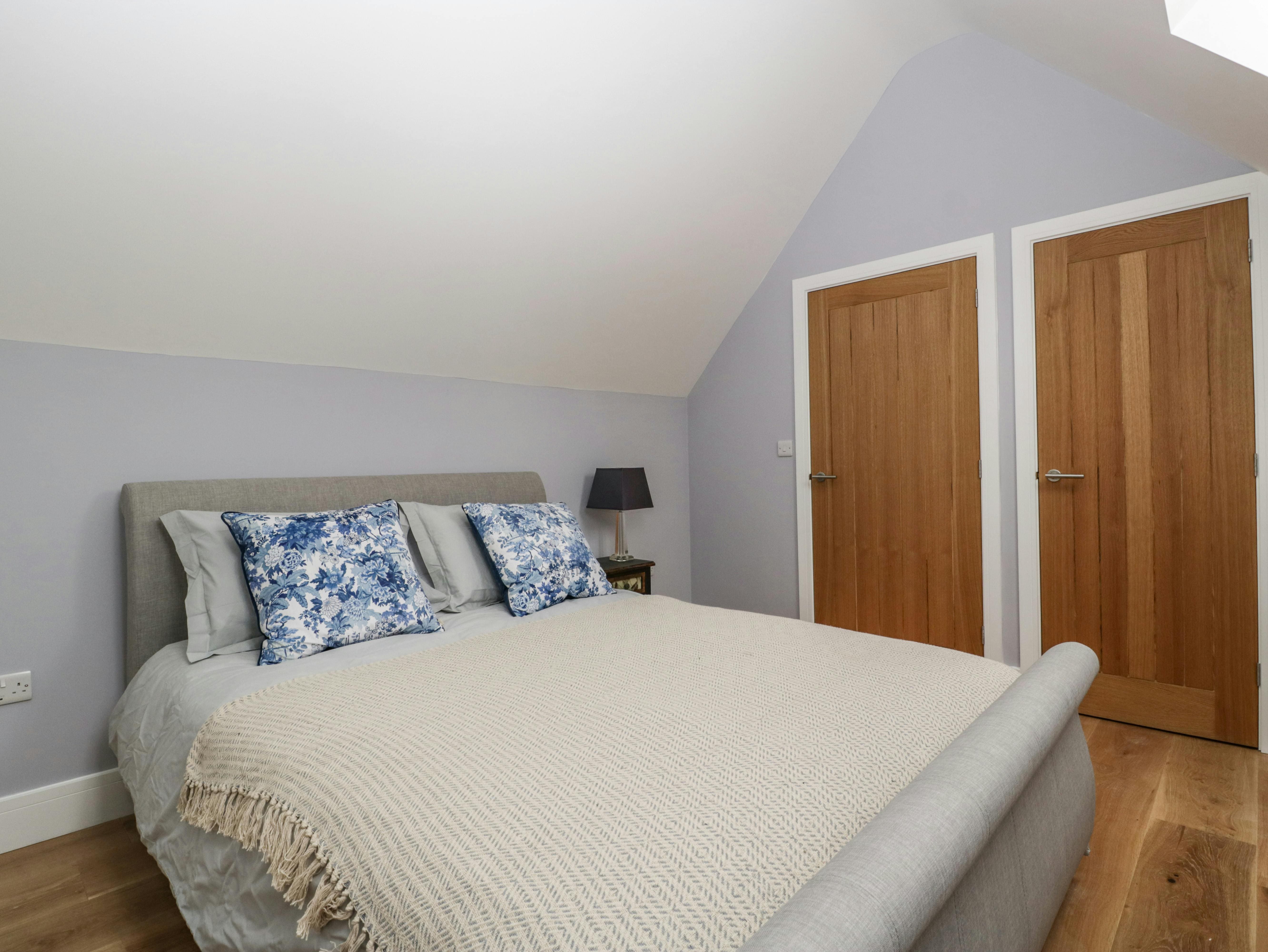 Manor Coker Sherborne: Charming 4-Bedroom Holiday Cottage with Hot Tub near Sherborne, Dorset