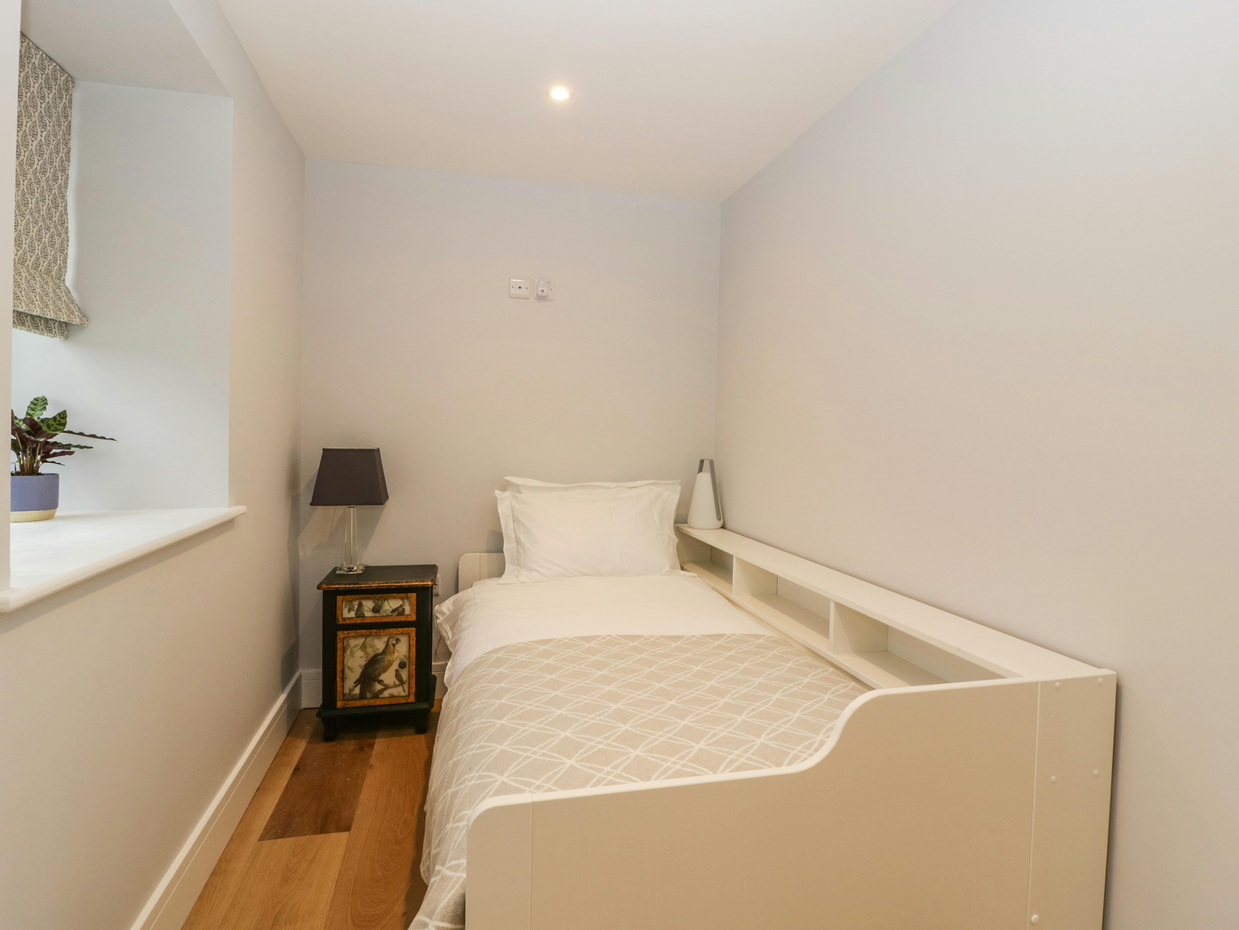 Manor Coker Sherborne: Charming 4-Bedroom Holiday Cottage with Hot Tub near Sherborne, Dorset