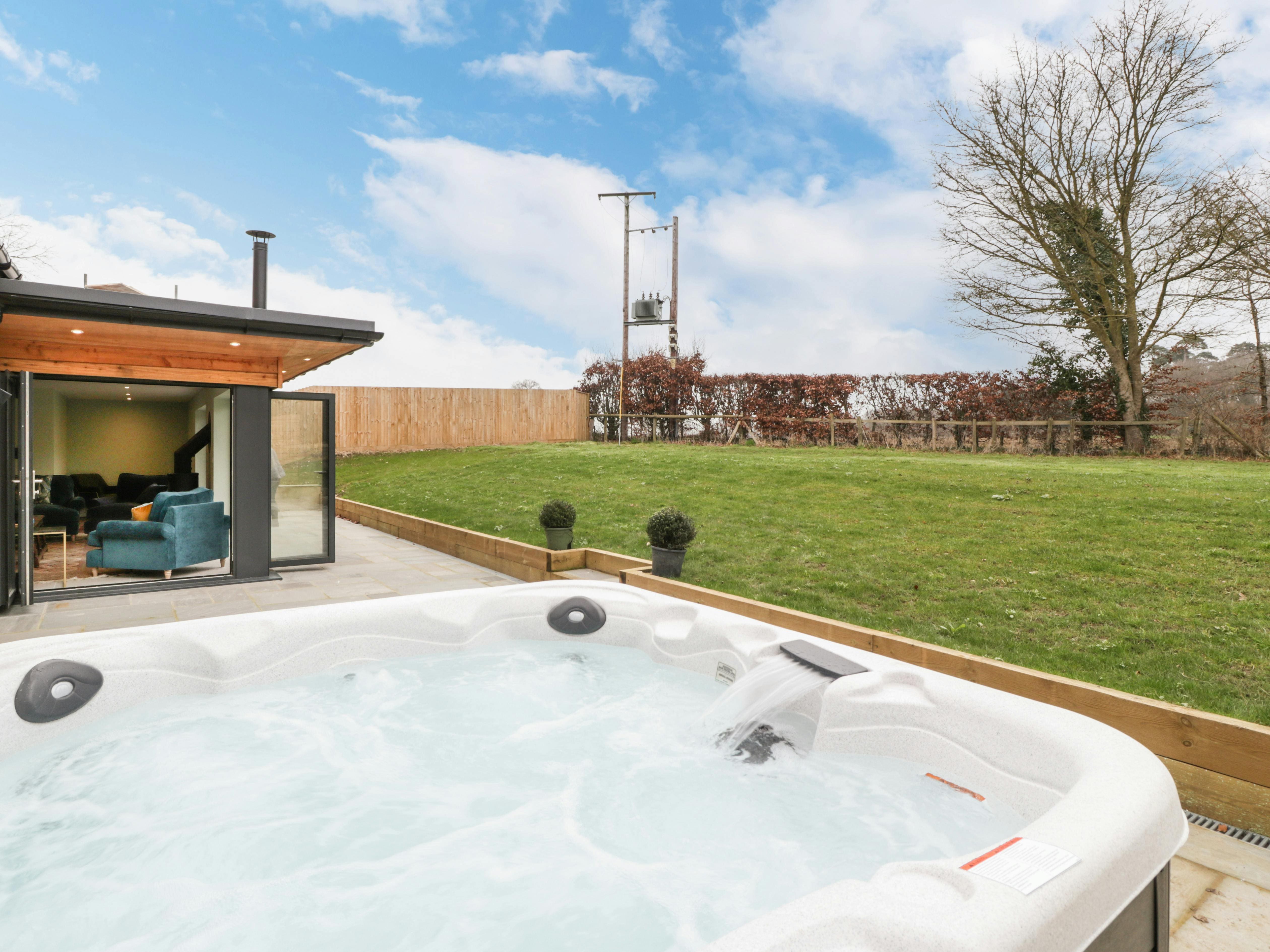 Manor Coker Sherborne: Charming 4-Bedroom Holiday Cottage with Hot Tub near Sherborne, Dorset