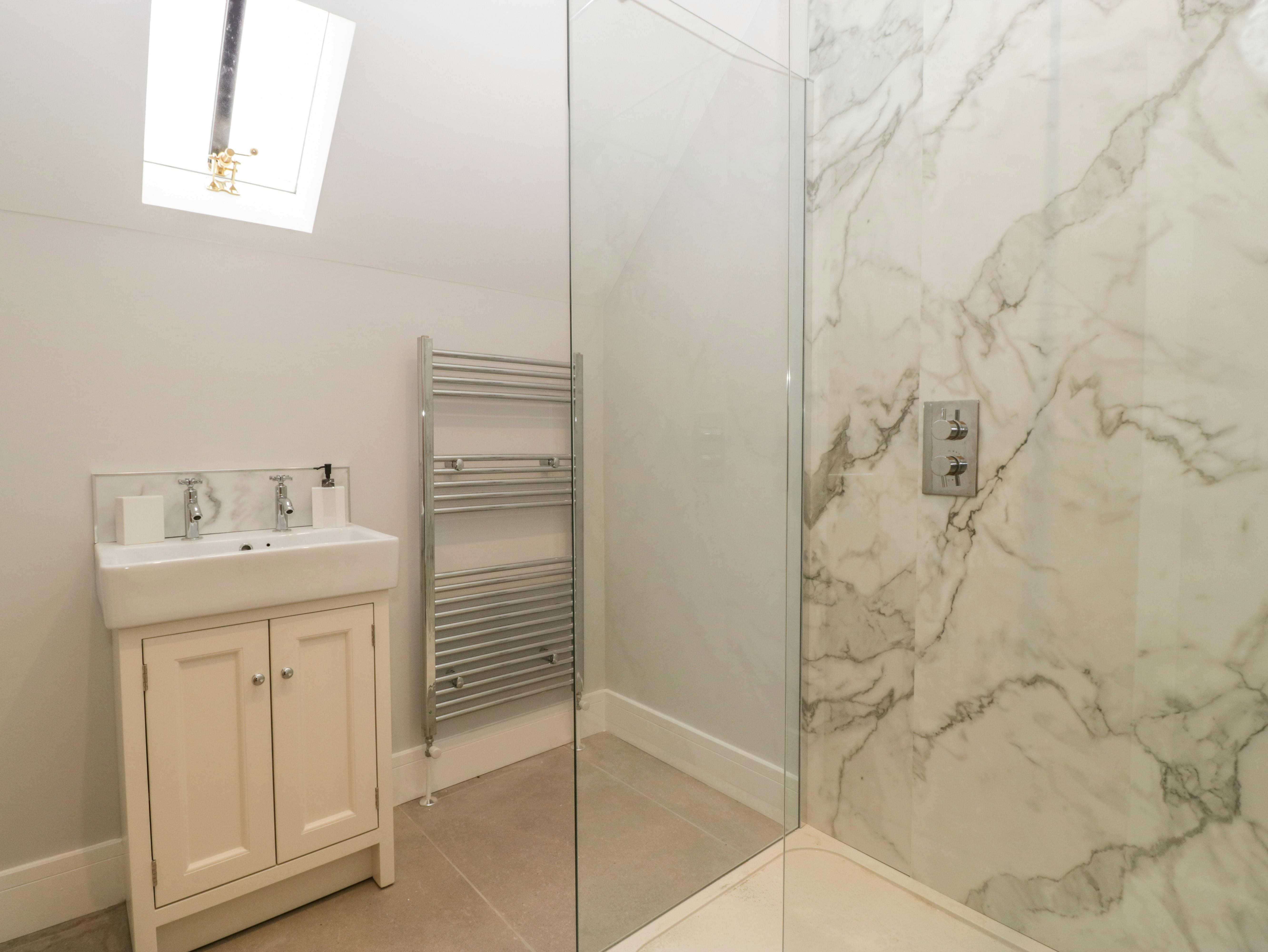 Manor Coker Sherborne: Charming 4-Bedroom Holiday Cottage with Hot Tub near Sherborne, Dorset