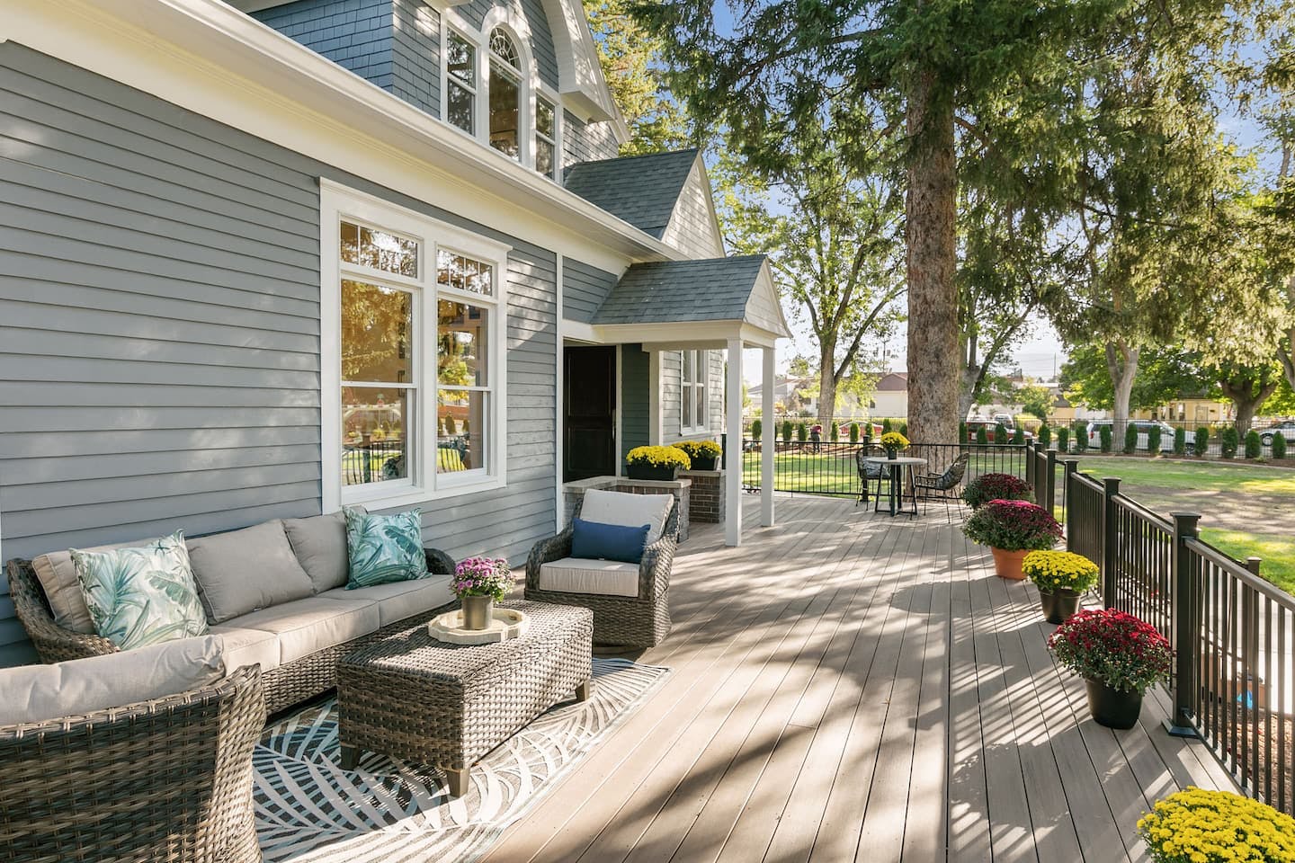 Manor Daly Hamilton: Luxury 6-Bedroom Villa with Hot Tub and Lake Views, Ravalli County