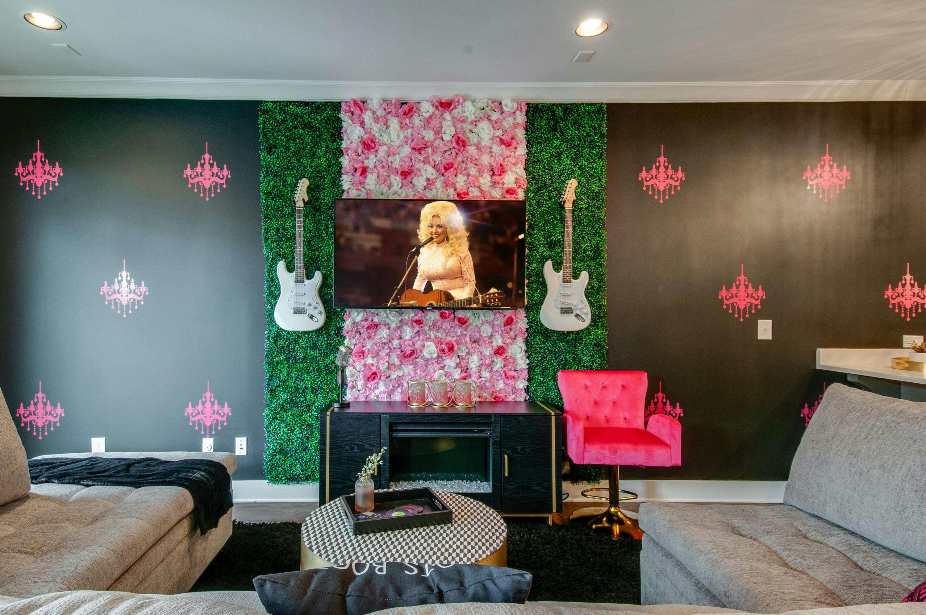 Manor Germantown Nashville: Spacious 4-Bedroom Apartment Rental with Air-Con and Family Features, Nashville