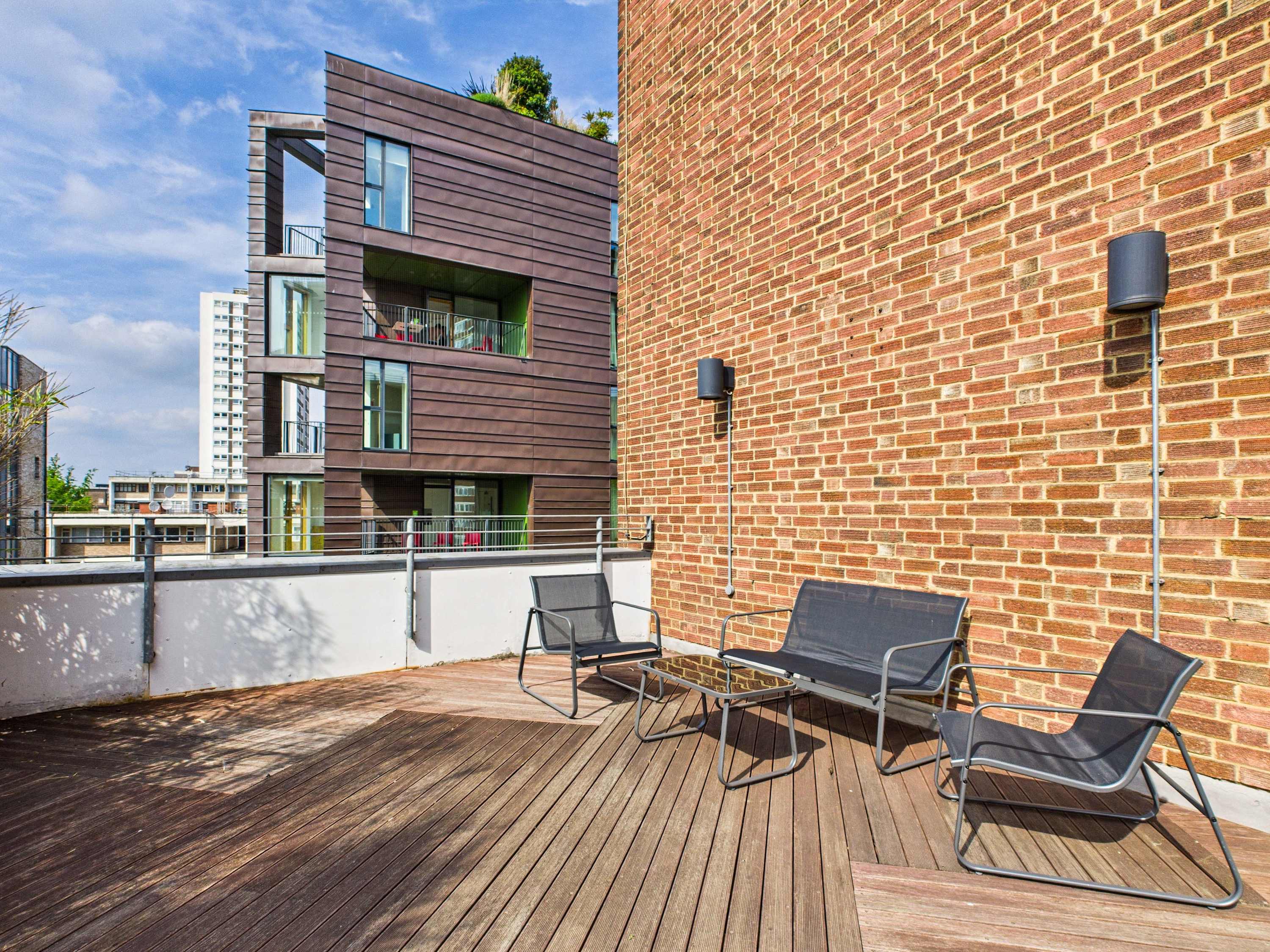 Manor Hoxton Shoreditch: Chic 2-Bedroom Apartment Rental with Communal Terrace, Shoreditch London