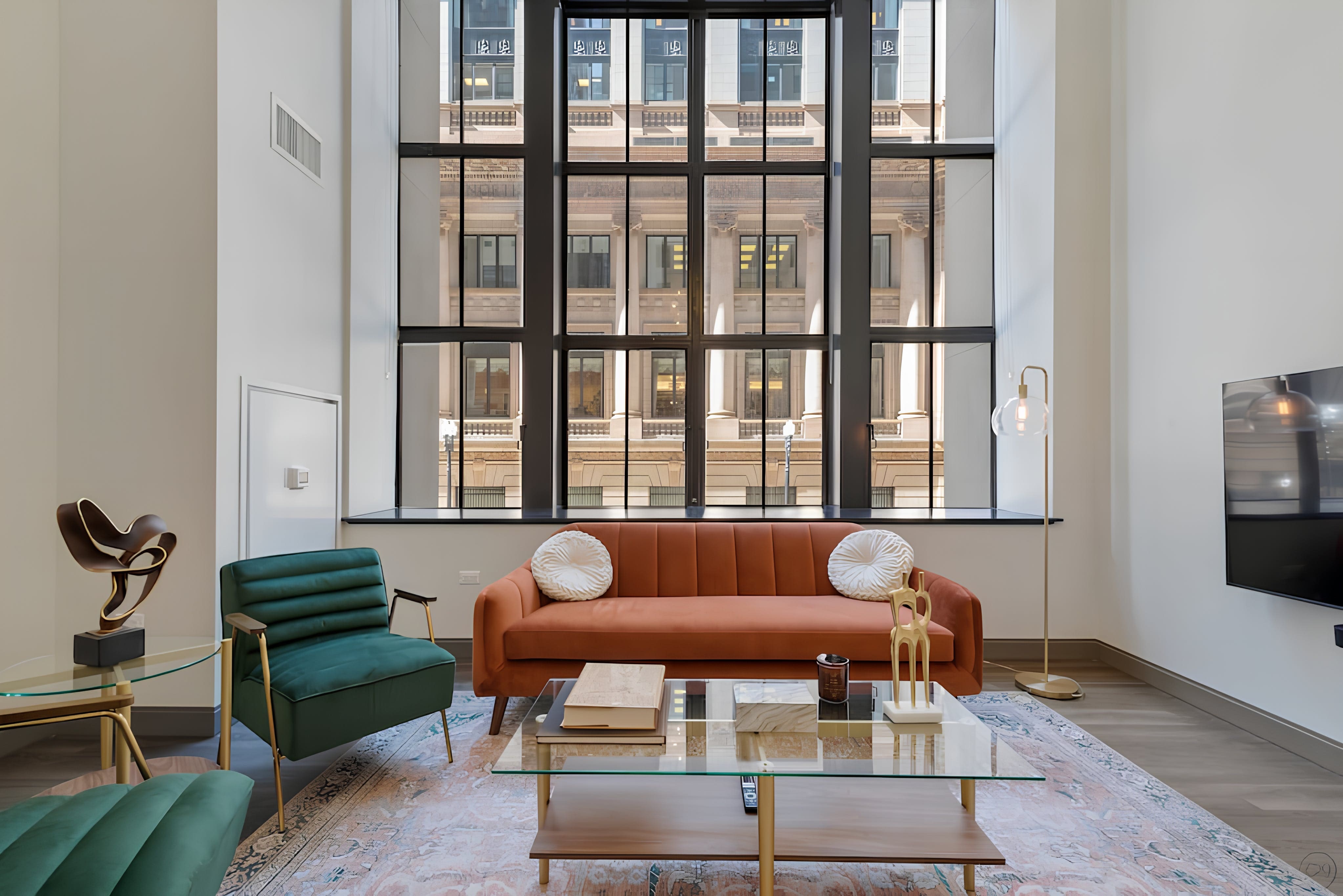 Villa Lysias Pulaski Chicago: Spacious 2-Bedroom Apartment with Pool and Gym, Chicago Downtown