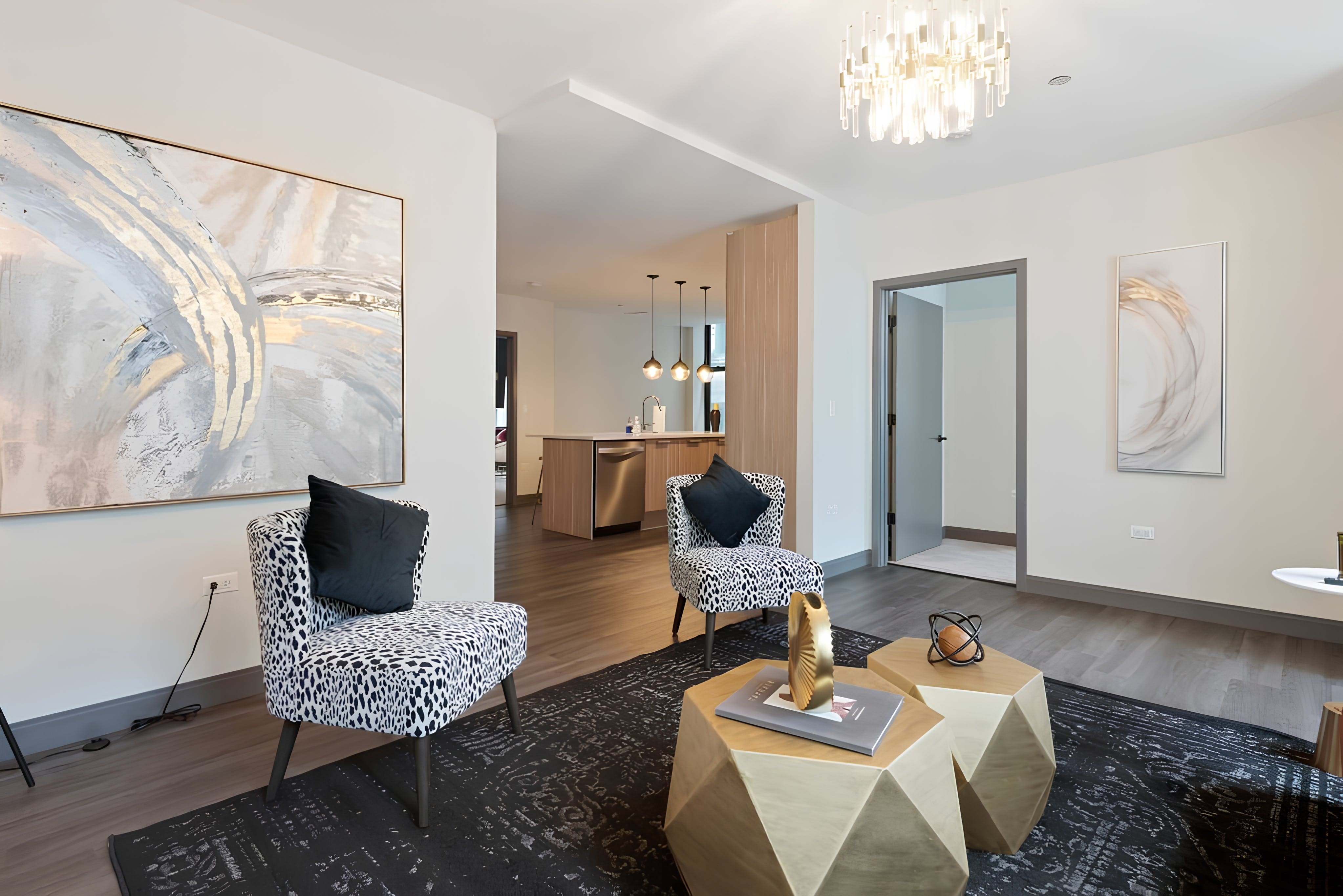 Manor Kinzie Chicago Chicago: Stylish 2-Bedroom Apartment Rental with Rooftop Pool and Gym in Chicago