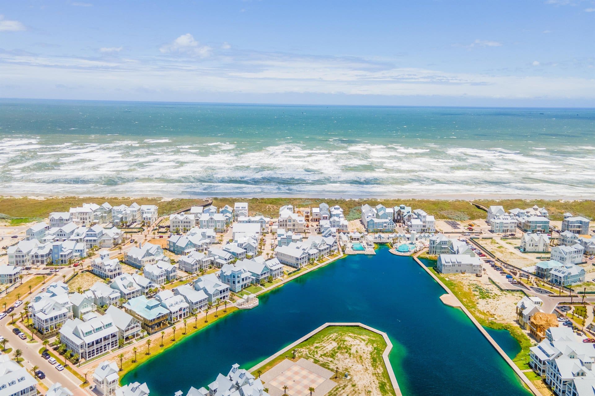 Villa Levante Laguna Shore Texas: Luxury 5-Bedroom Villa with Seaview and Resort Access, Nueces County