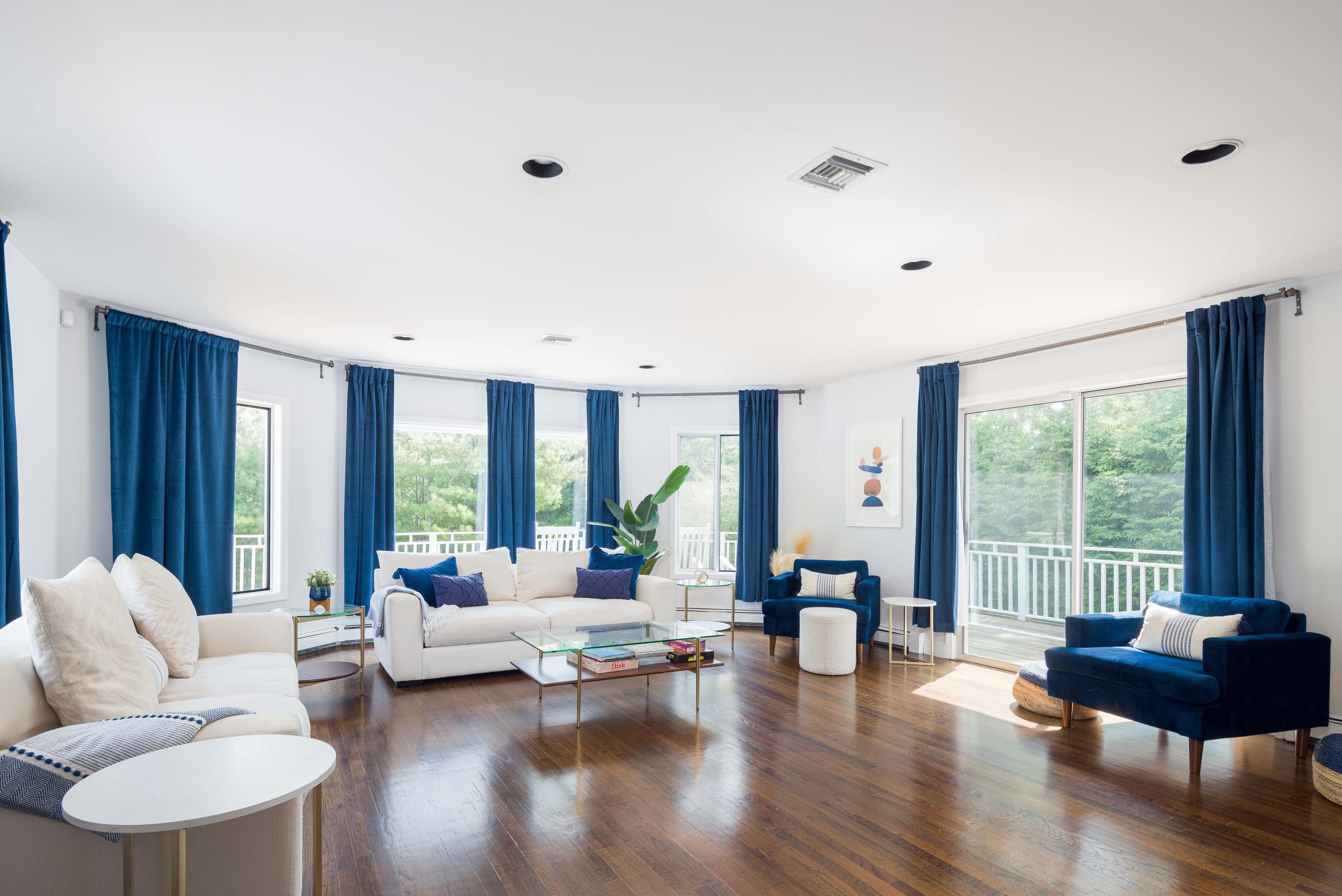 Manor Noyac Sag Harbor: Luxury 3-Bedroom Apartment with Hot Tub and Sea Views, Sag Harbor