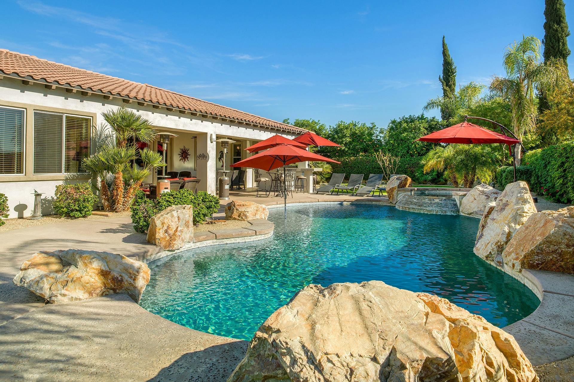 Villa Boreas Eastvale Indio: 6-Bedroom Villa with Heated Saltwater Pool, Palm Springs