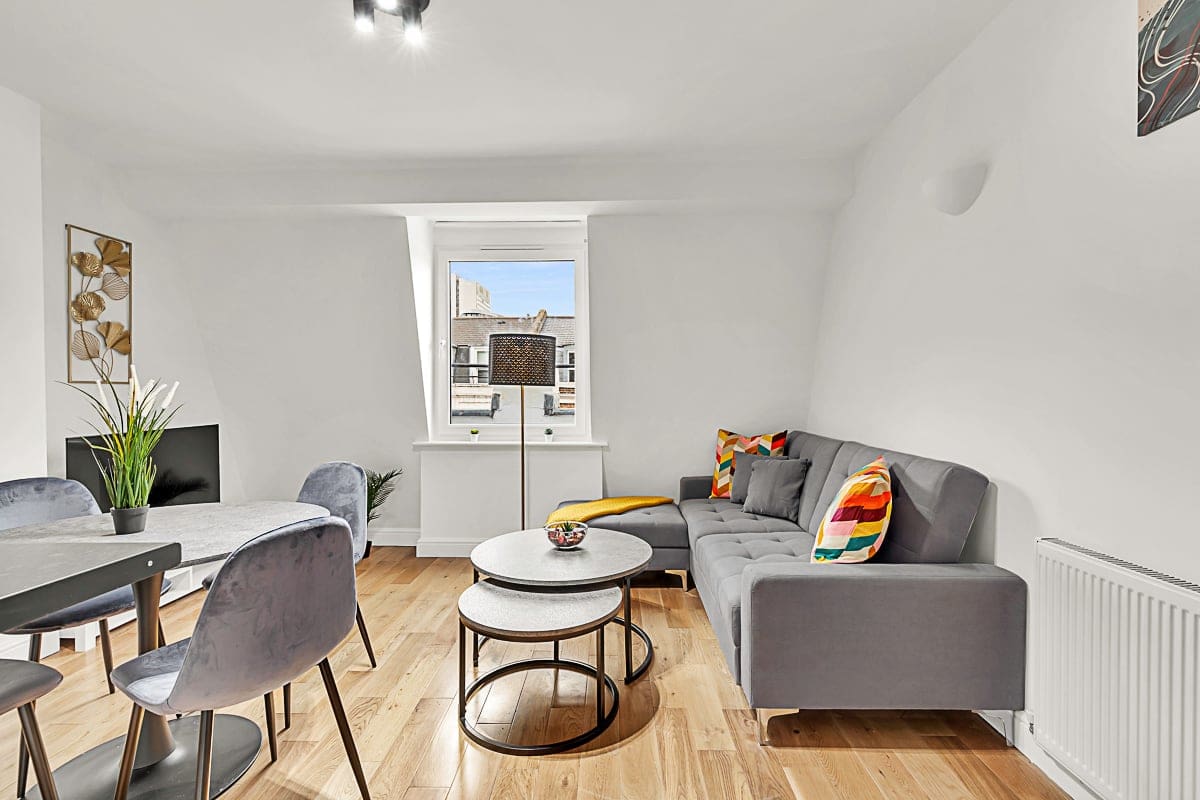 Manor Praed Paddington: Chic 1-Bedroom Apartment Rental with Family-Friendly Features, Paddington London
