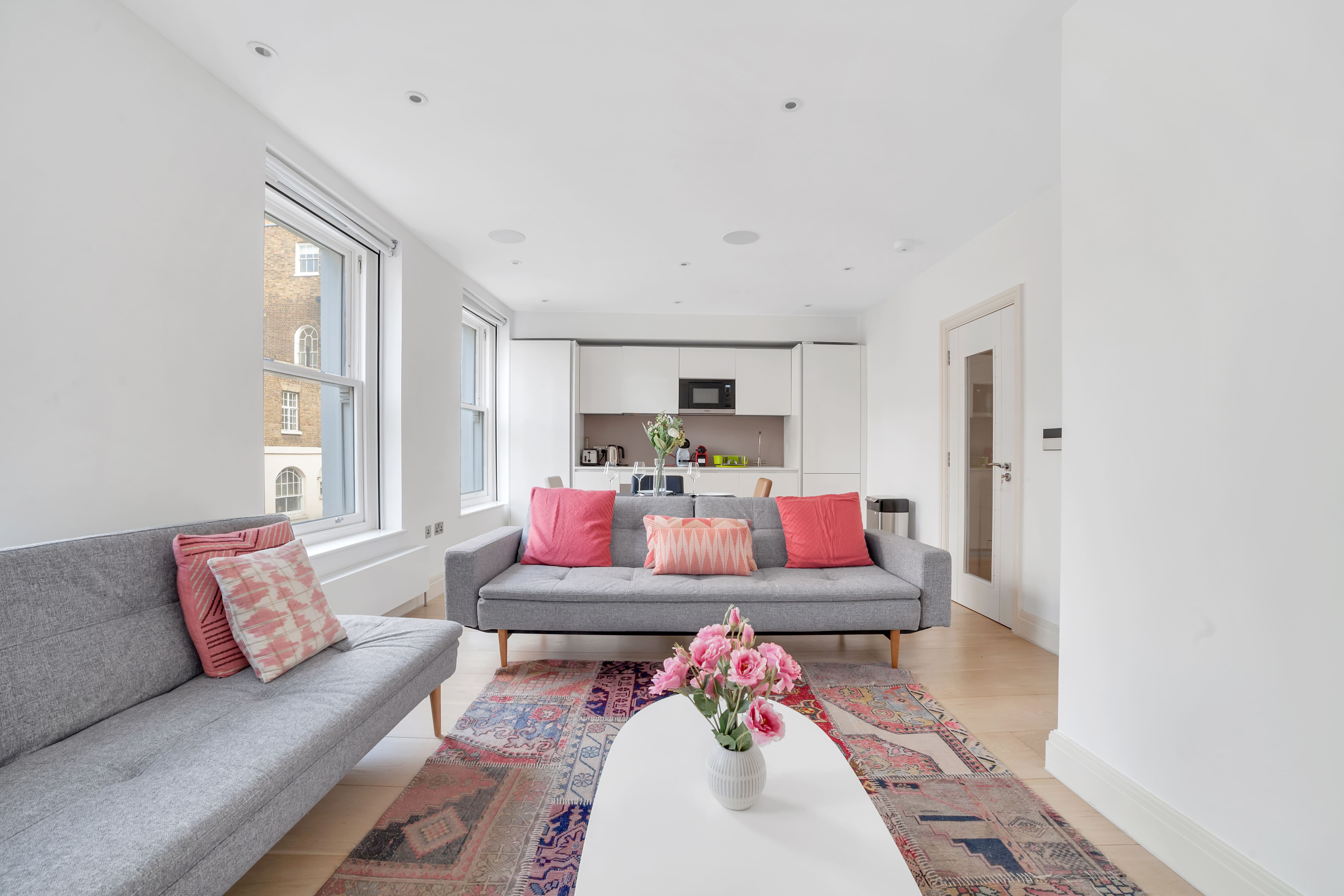 Manor Rathbone Fitzrovia: Chic 2-Bedroom Family Apartment Rental Fitzrovia London