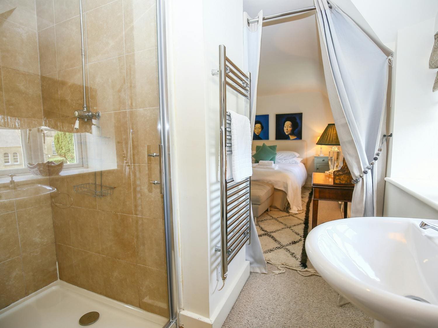 House Gloaming Fulbrook Burford: Charming 4-Bedroom Cottage with Countryside Access, Oxfordshire