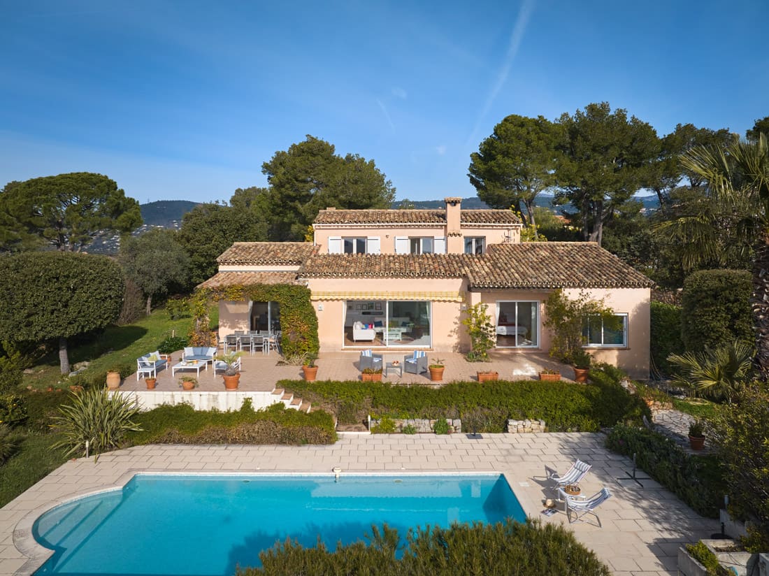 Mas Férion Peymeinade: Spacious 4-Bedroom Apartment with Swimming Pool in Maritime Alps