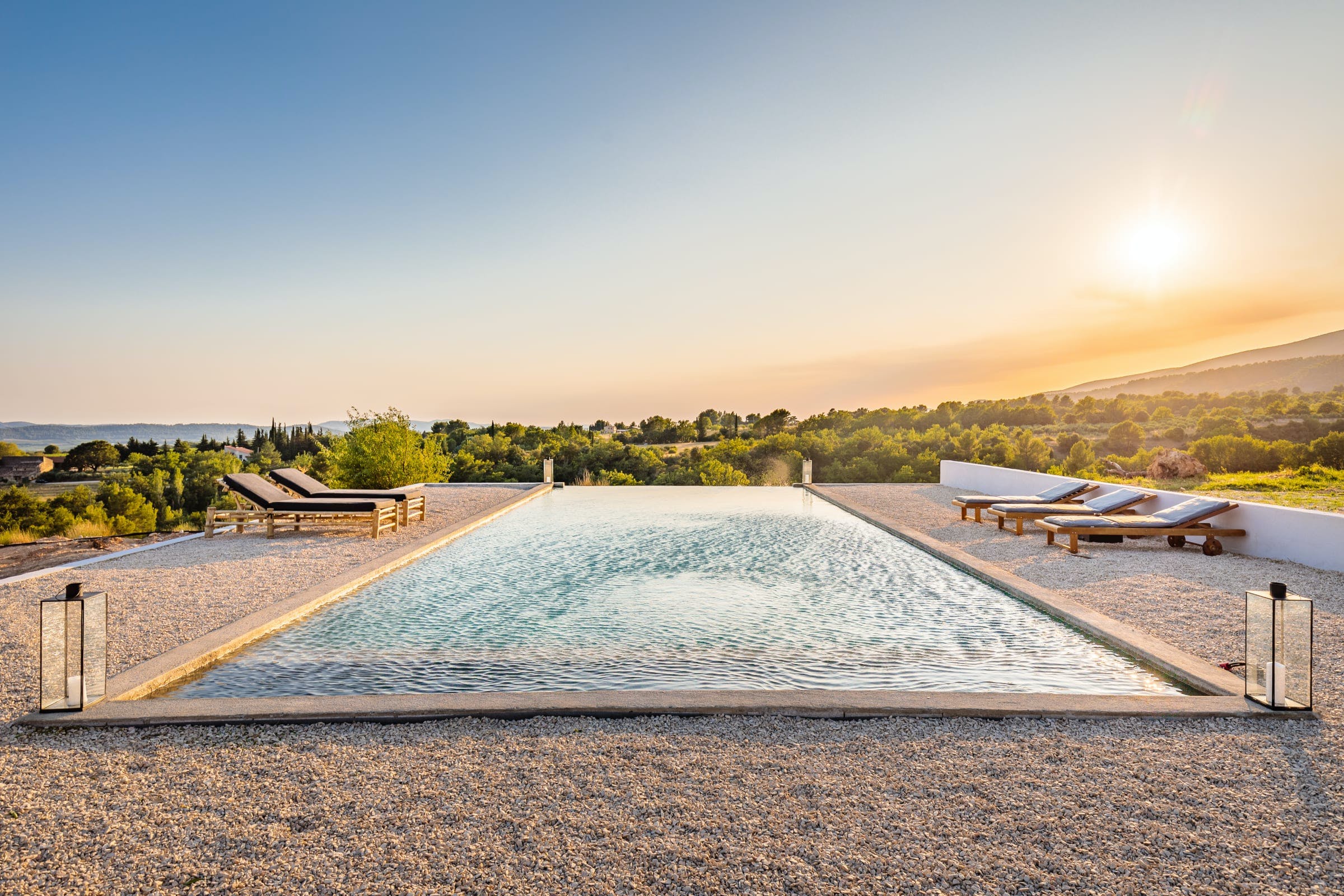 Villa Safran Cavaillon Provence: Luxury 6-Bedroom Apartment with Heated Pool in Countryside, Vaucluse