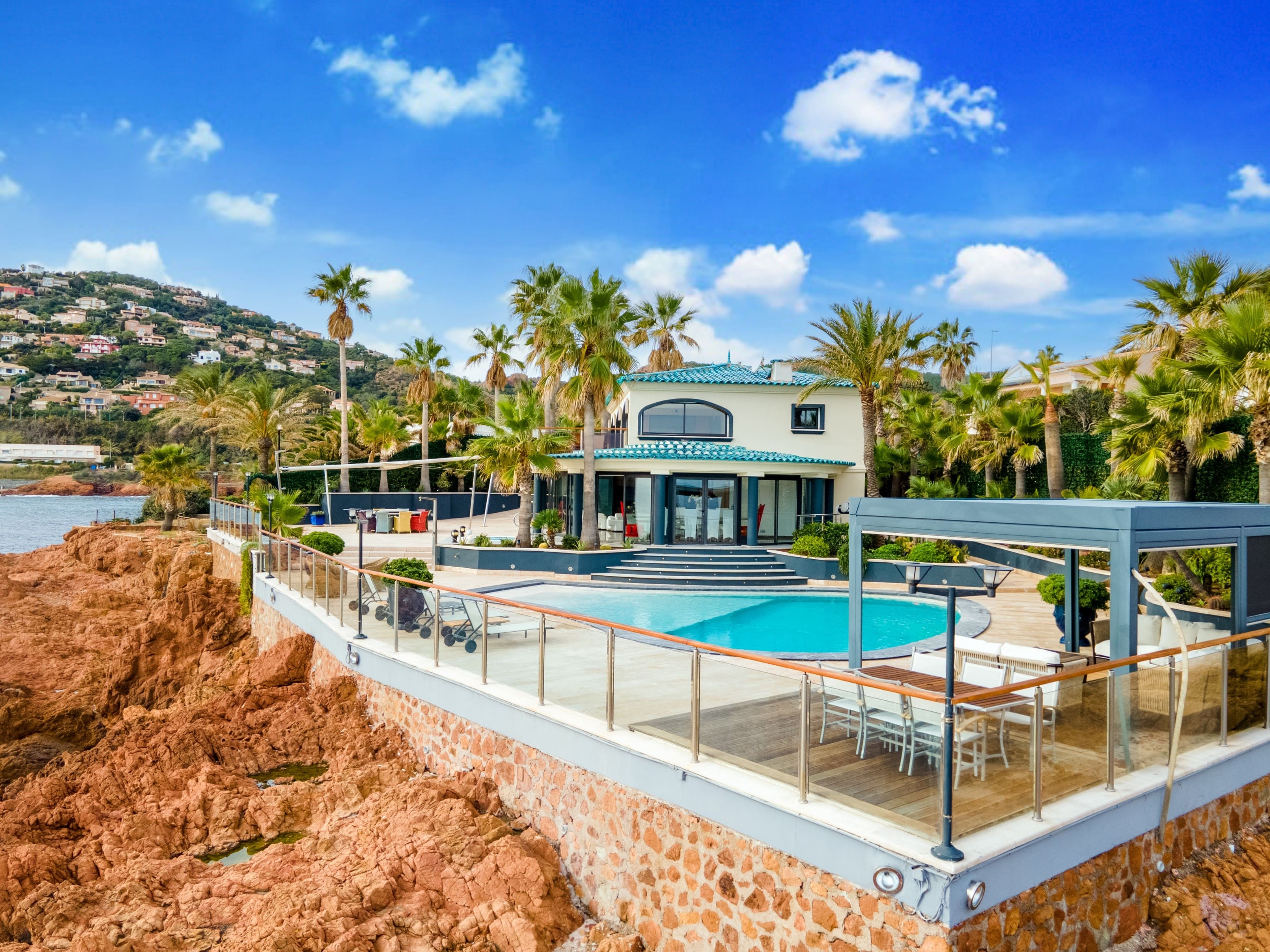 Villa Crépuscule Bourdieu Cannes-784768: Elegant 3-Bedroom Apartment with Seaview and Pool, Cannes