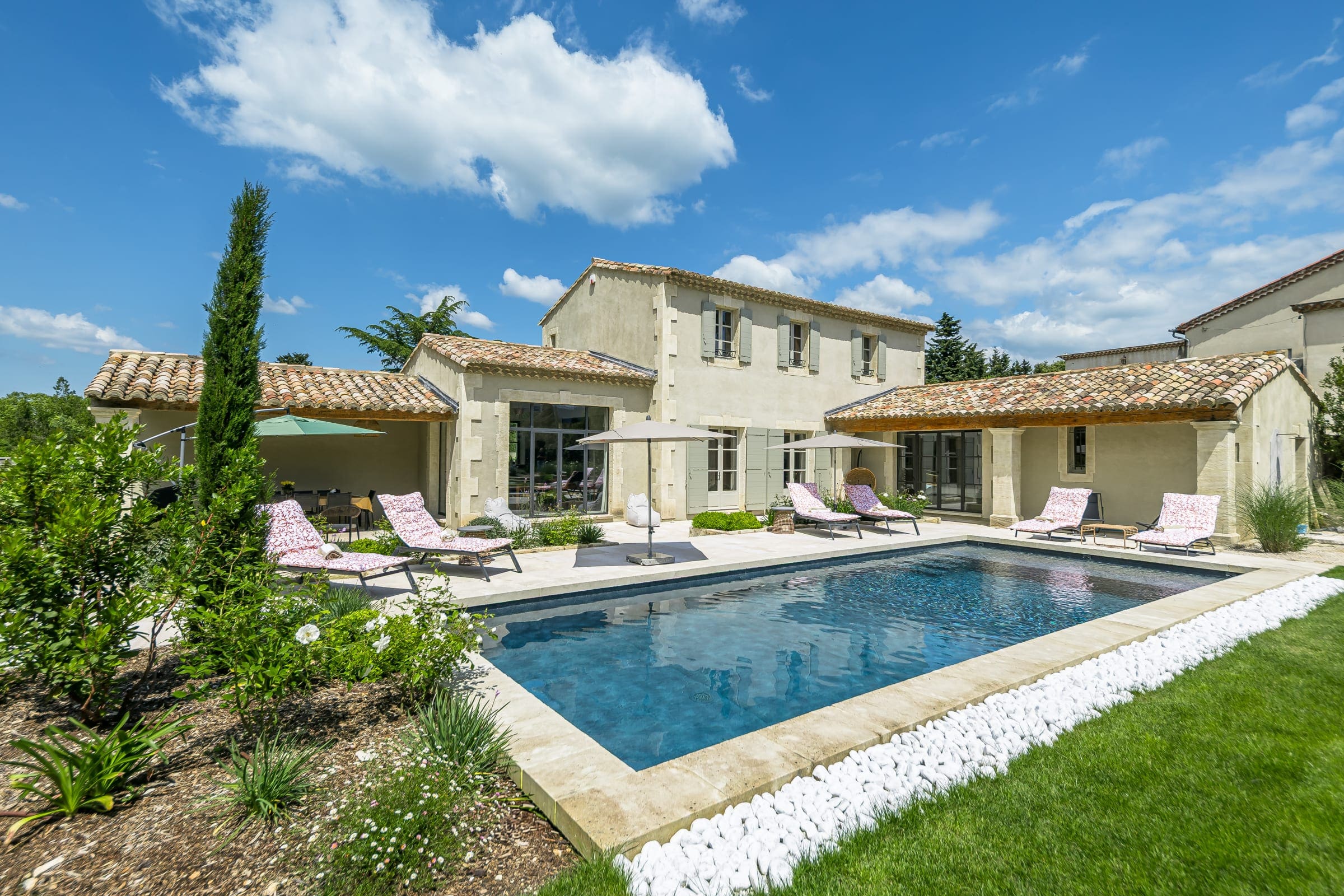 Villa Crépuscule Saint-Andiol Saint-Rémy-de-Provence: Exquisite 4-Bedroom Luxury Villa with Pool, Saint-Rémy-de-Provence