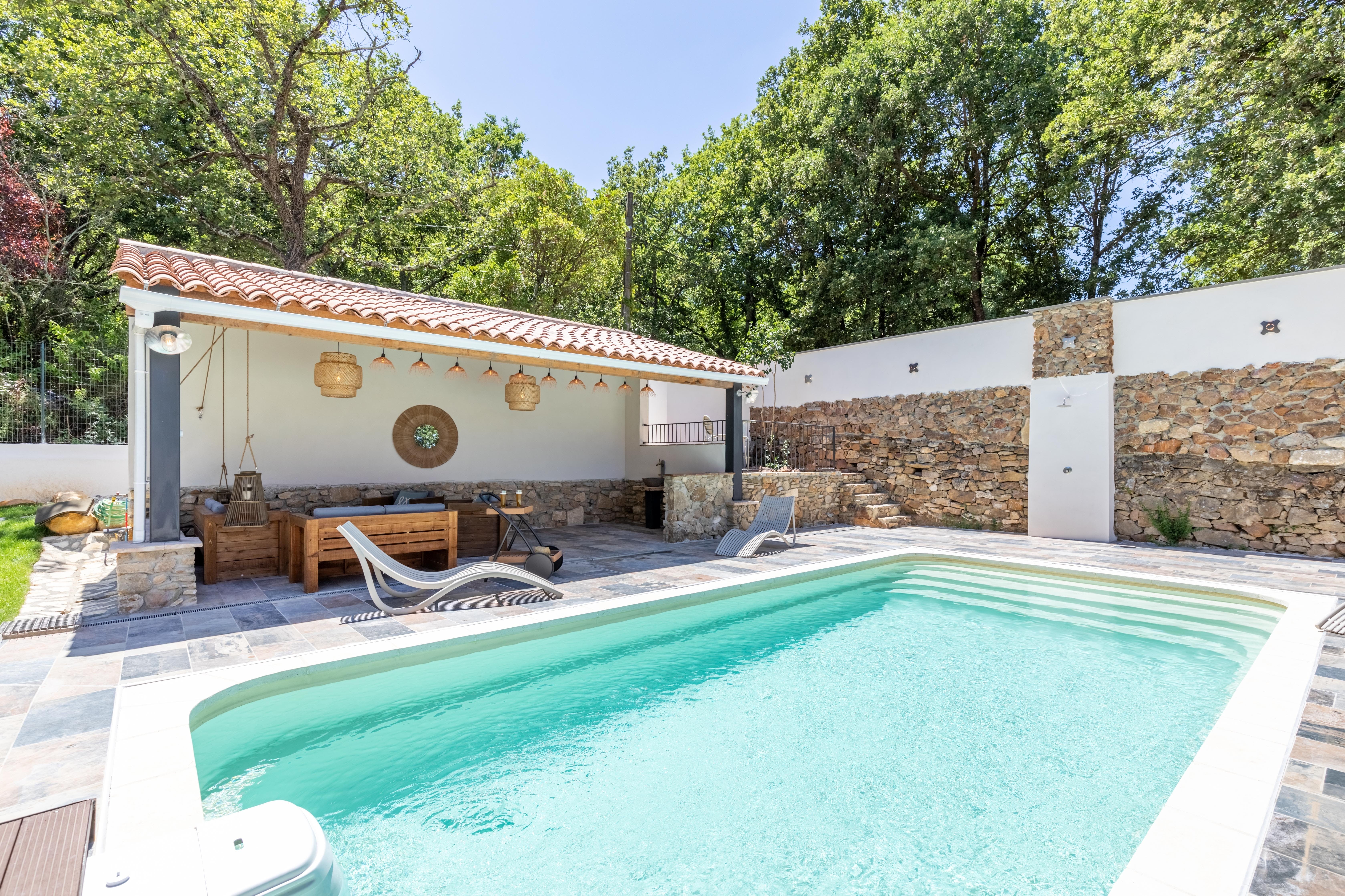 Mas Mistral Saint-Rémy Saint-Rémy-de-Provence 30: Luxury 4-Bedroom Apartment with Pool and Air-Con, Saint-Rémy-de-Provence