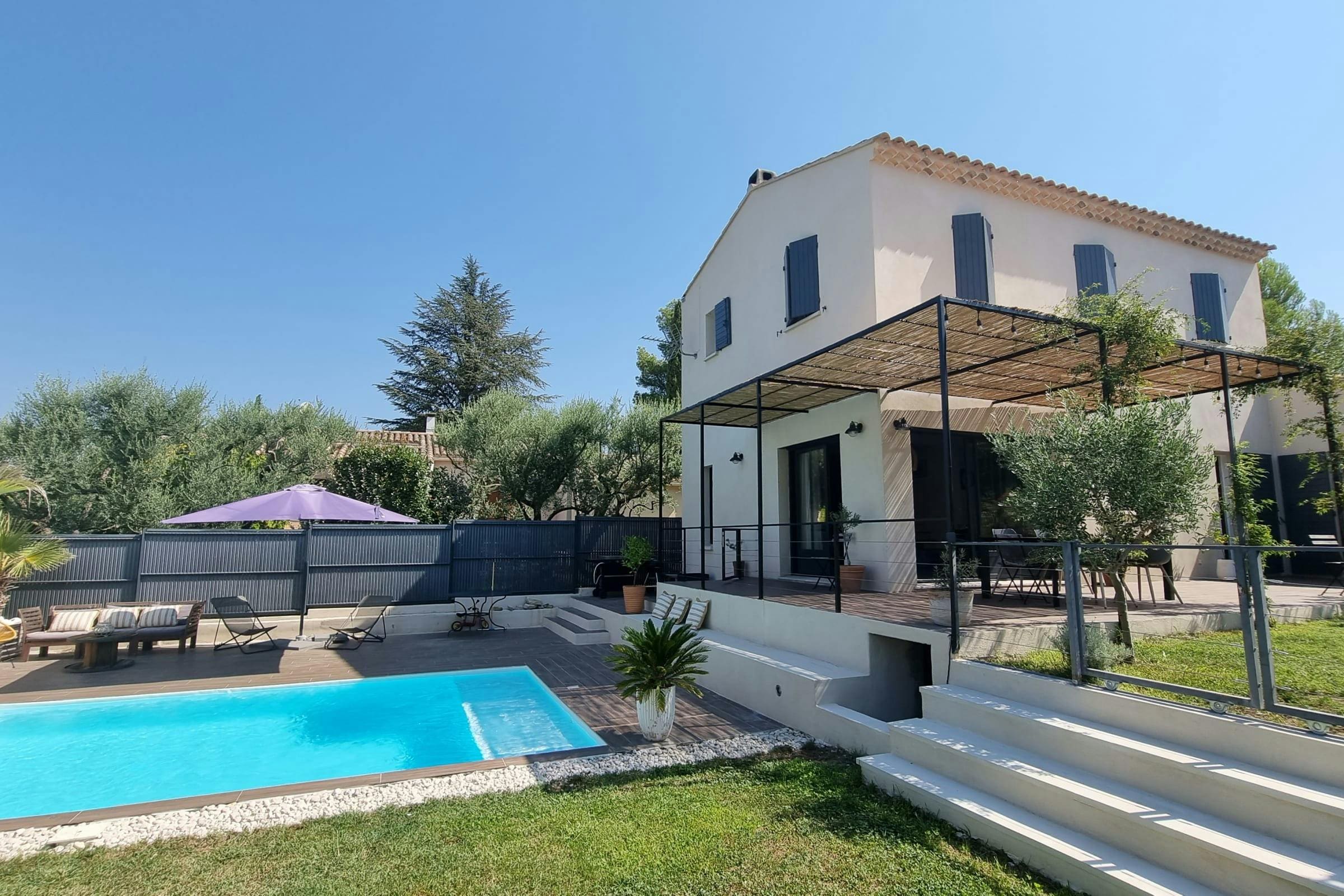 Villa Aurore Les Alyscamps Saint-Rémy-de-Provence: Luxury 3-Bedroom Villa with Swimming Pool in Saint-Rémy-de-Provence