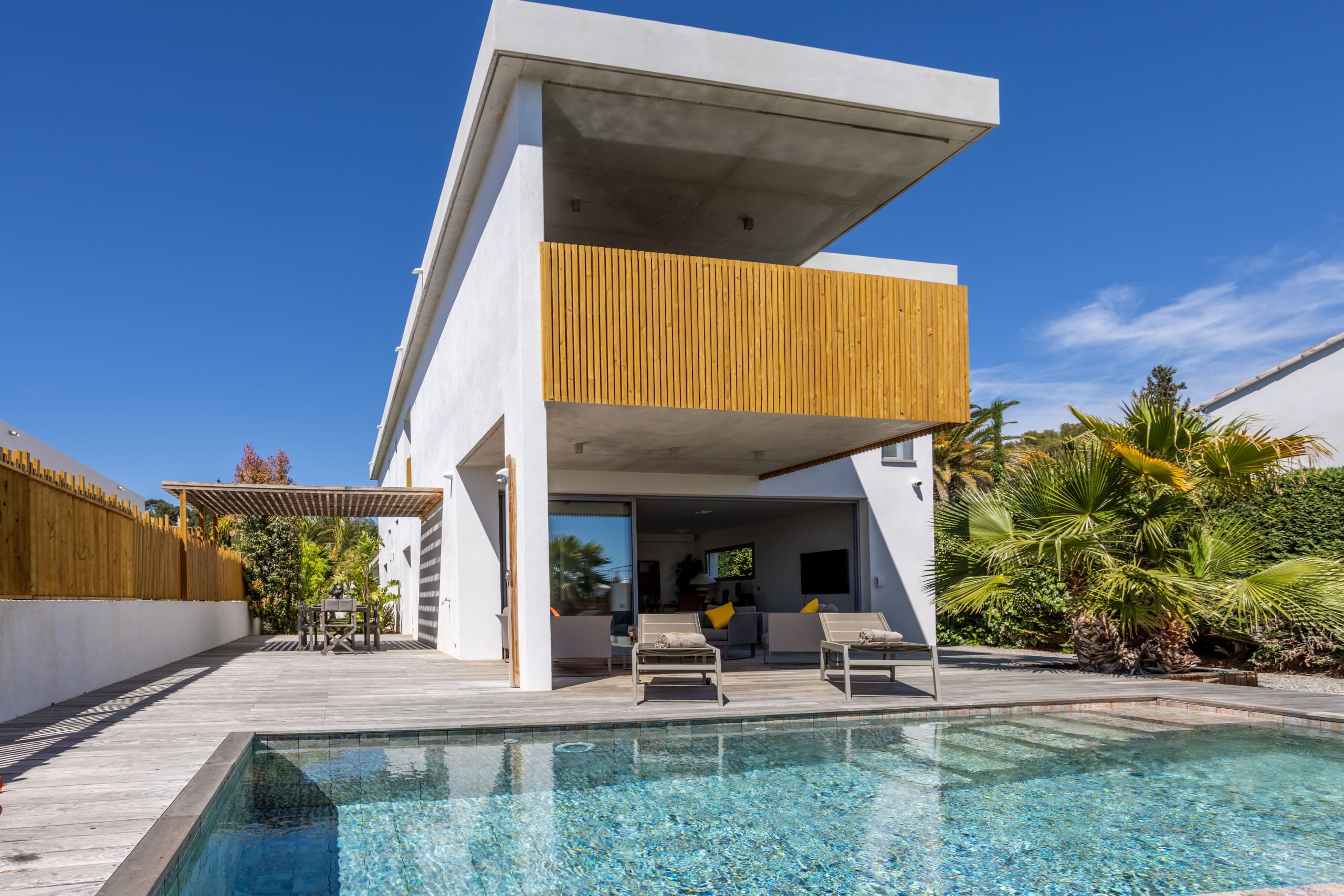 Villa Crépuscule La Seyne Var: Luxury 4-Bedroom Villa with Pool and Sea Views, Toulon