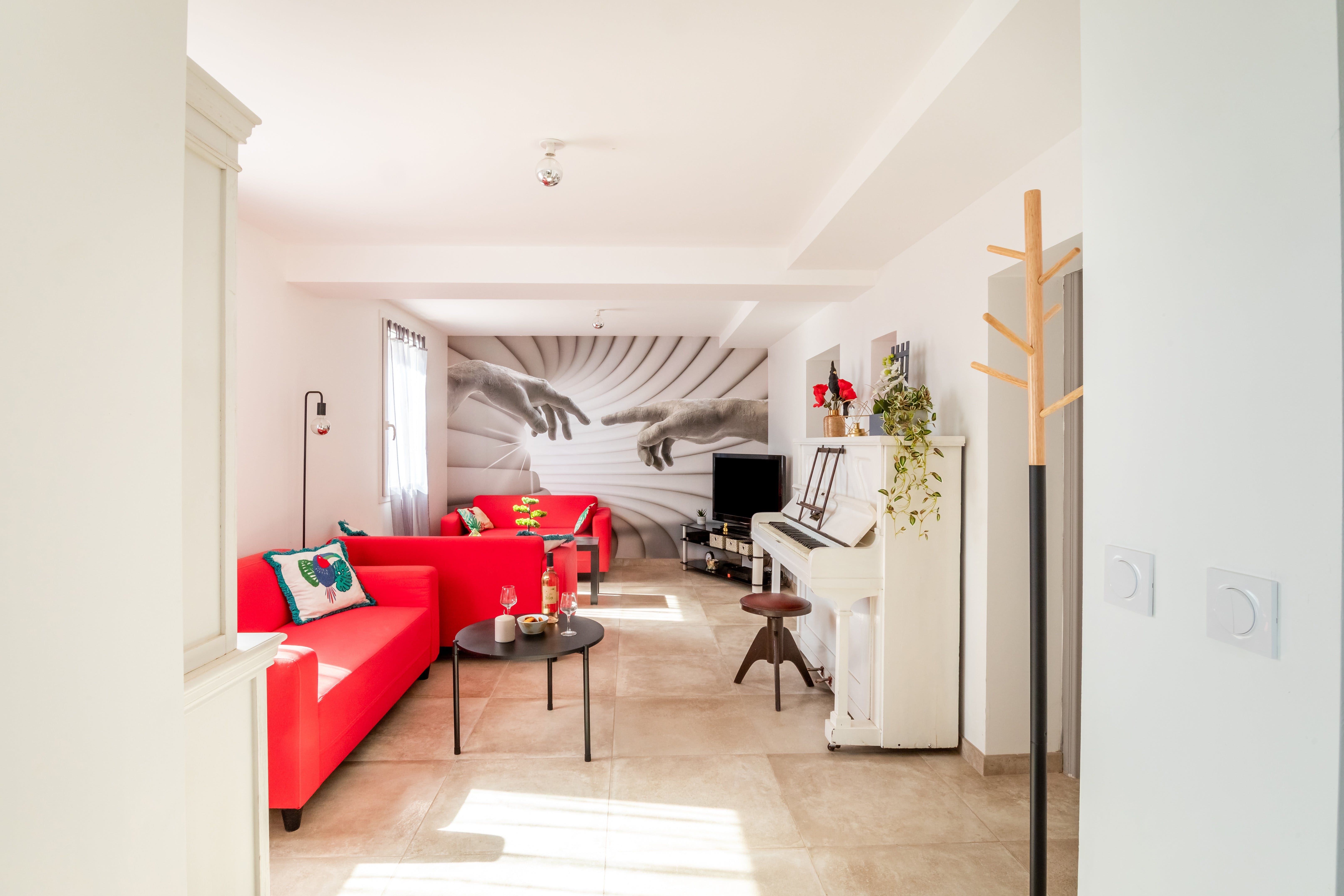 Mas Roucas Var: Charming 3-Bedroom Apartment with Pool and Countryside Views, Var France