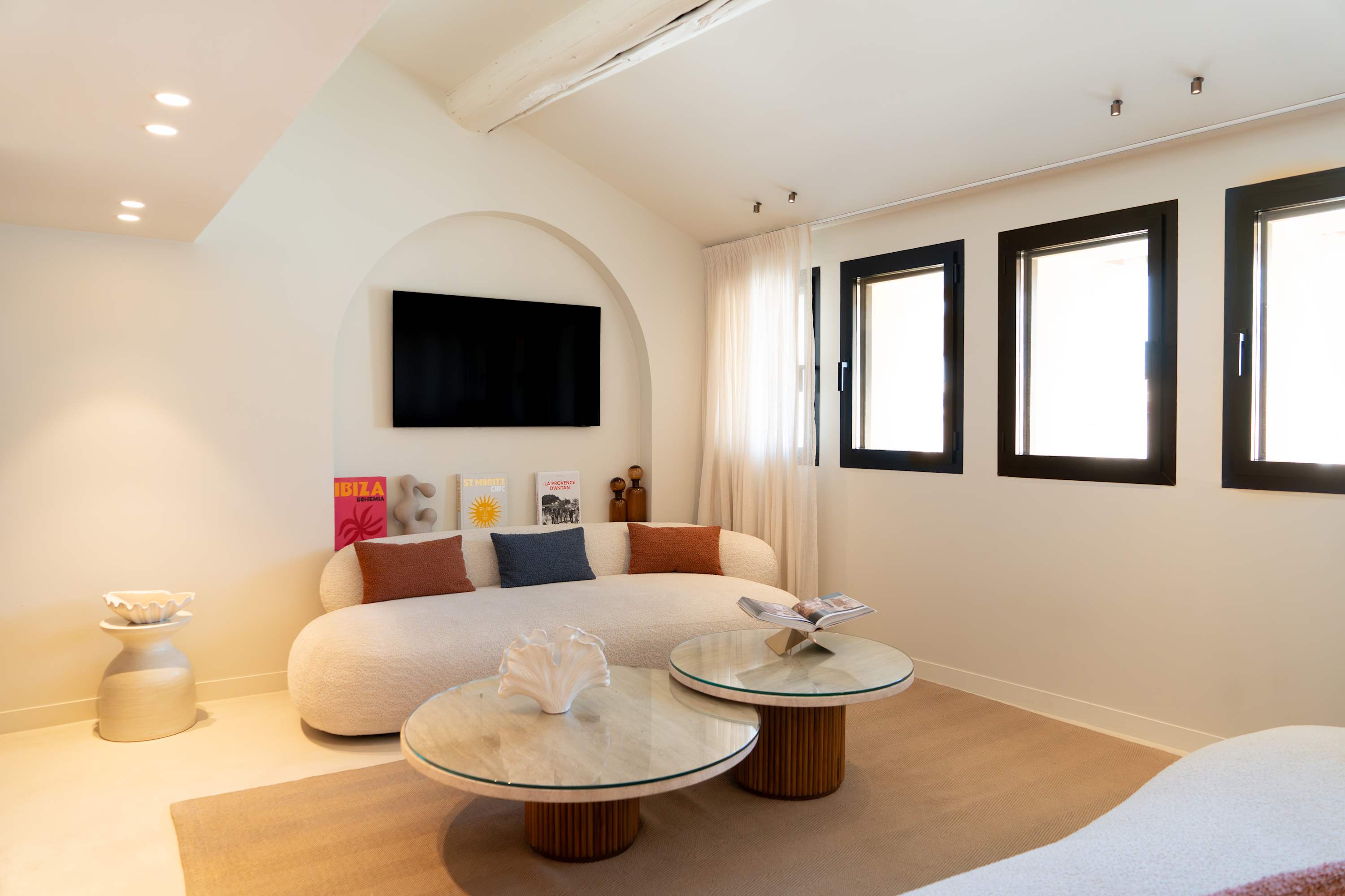 Mas Saint-Jean Marseille: Spacious 3-Bedroom Apartment Rental with Terraces in Marseille