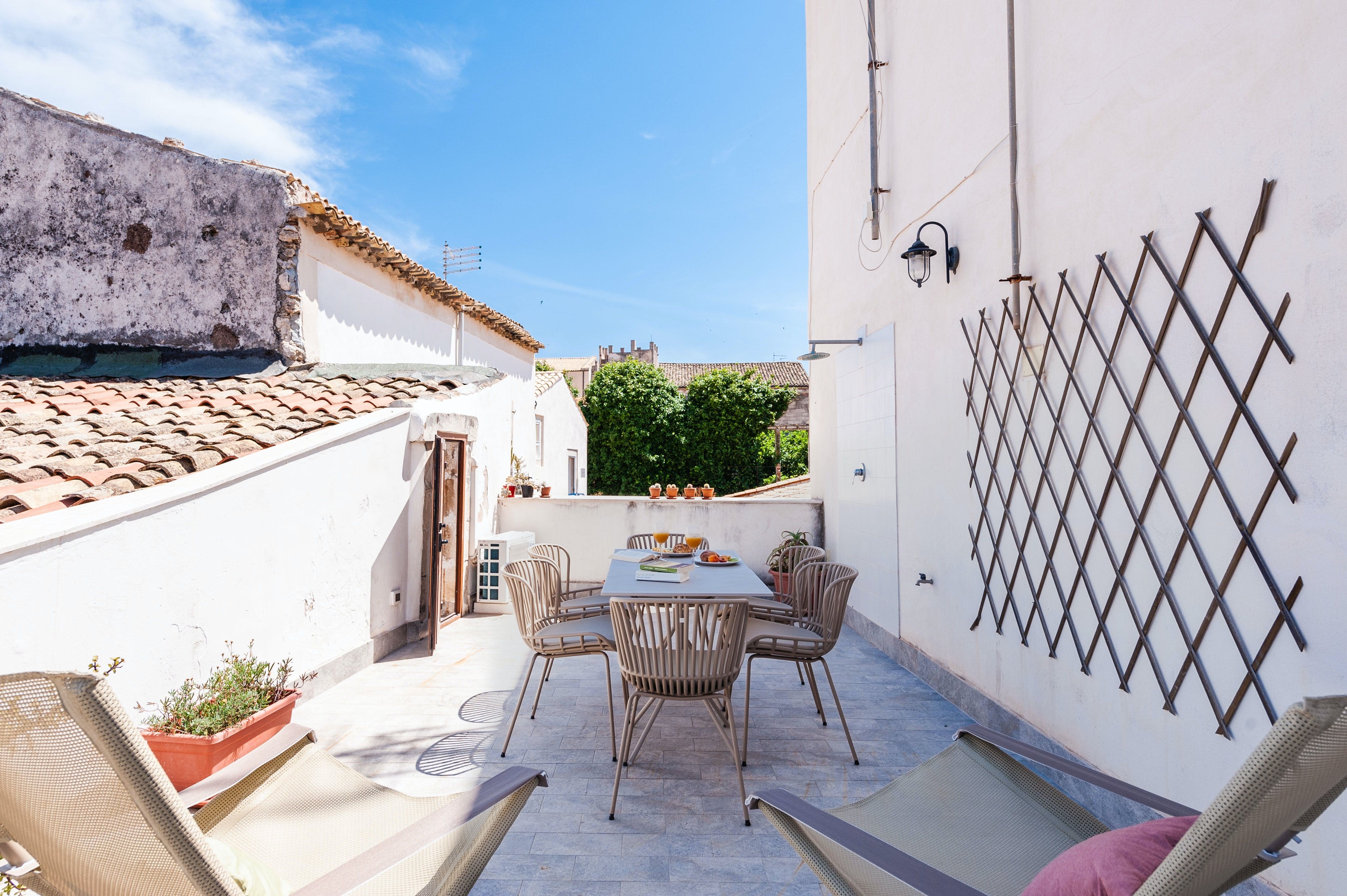 Palazzo Aretusa Ortigia: 5-Bedroom Luxury Apartment with Seaview, Syracuse