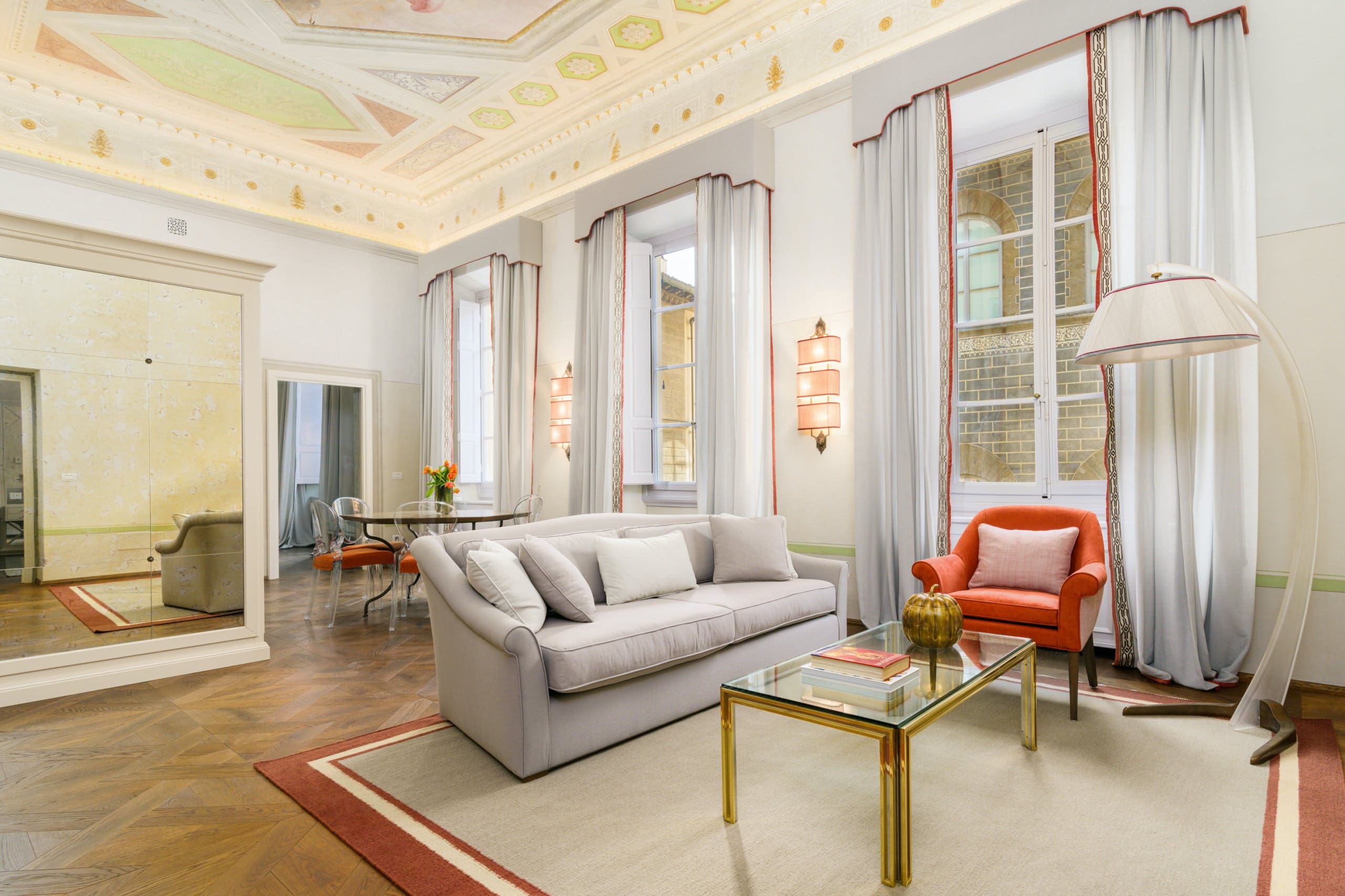 Palazzo Beccaria Santa Croce: Charming 2-Bedroom Apartment Rental with Air Conditioning in Santa Croce
