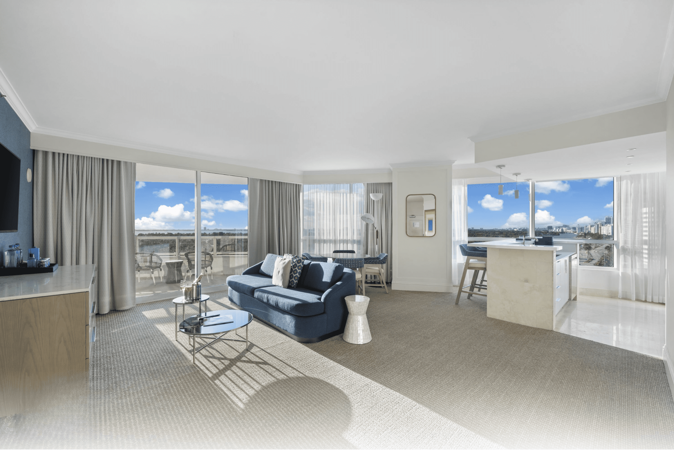 Palazzo Biscayne Miami Beach: Stylish 1-Bedroom Apartment Rental with Beachfront and Pools, Miami Beach