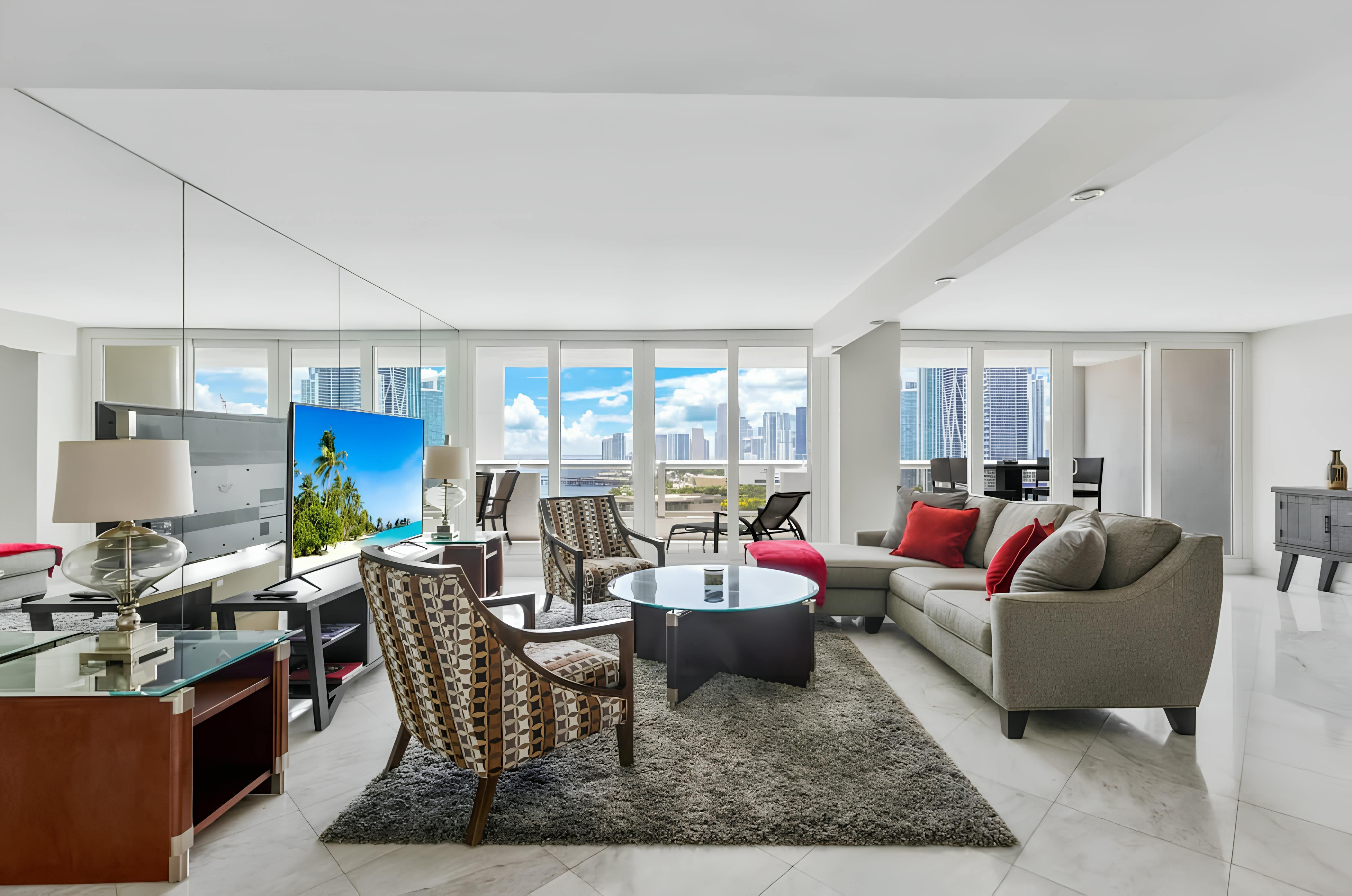 Villa Vermeil Brickell Downtown Miami: Contemporary 2-Bedroom Apartment with Pool and Sea Views, Downtown Miami