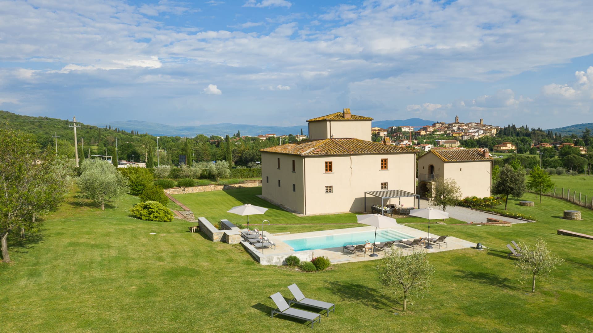 Villa Amaranto SanLorentino Arezzo: Spacious 6-Bedroom Apartment with Pool, Arezzo