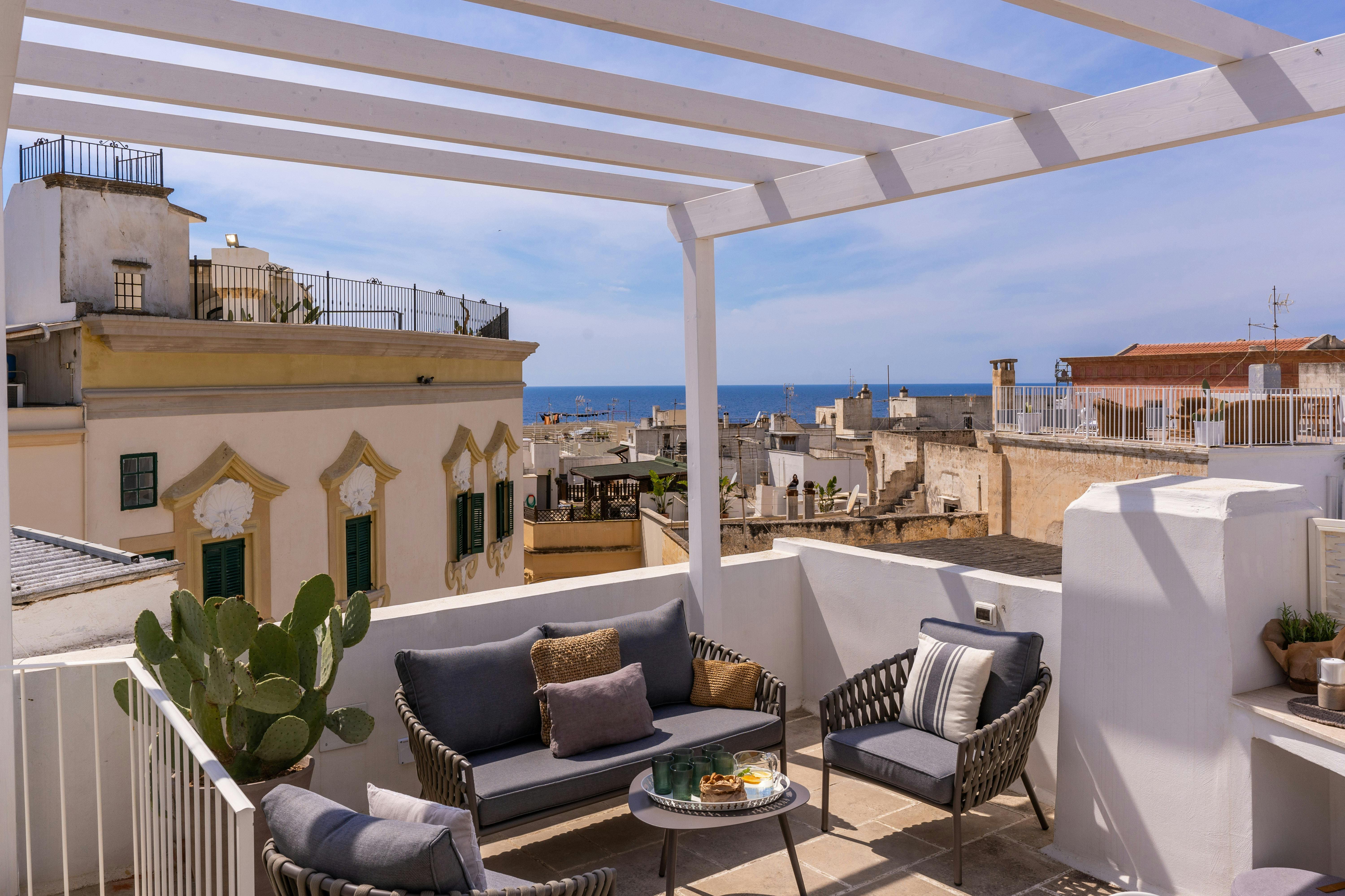 Palazzo Lamione Lecce: Spacious 4-Bedroom Apartment Rental with Family-Friendly Features, Lecce