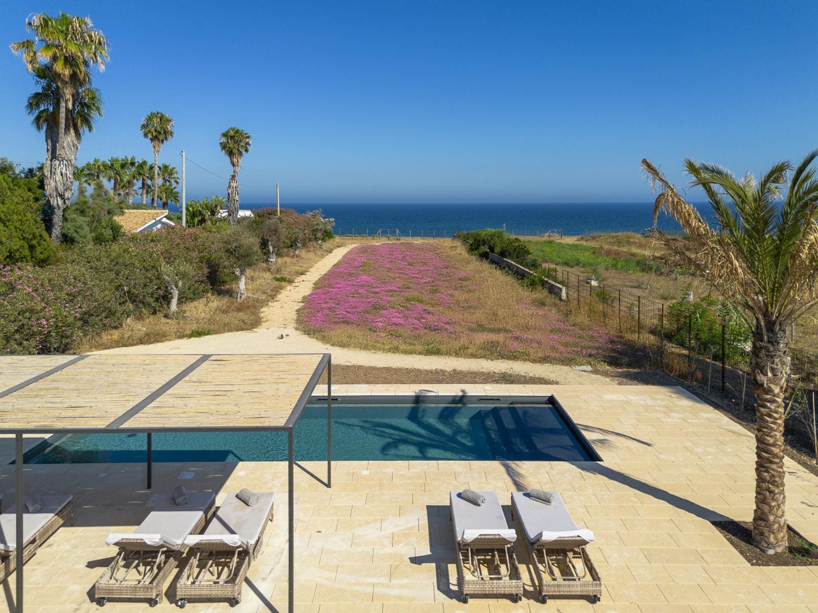 Villa Ceruleo Aretusa Syracuse: Elegant 5-Bedroom Apartment with Seaview and Pool, Syracuse