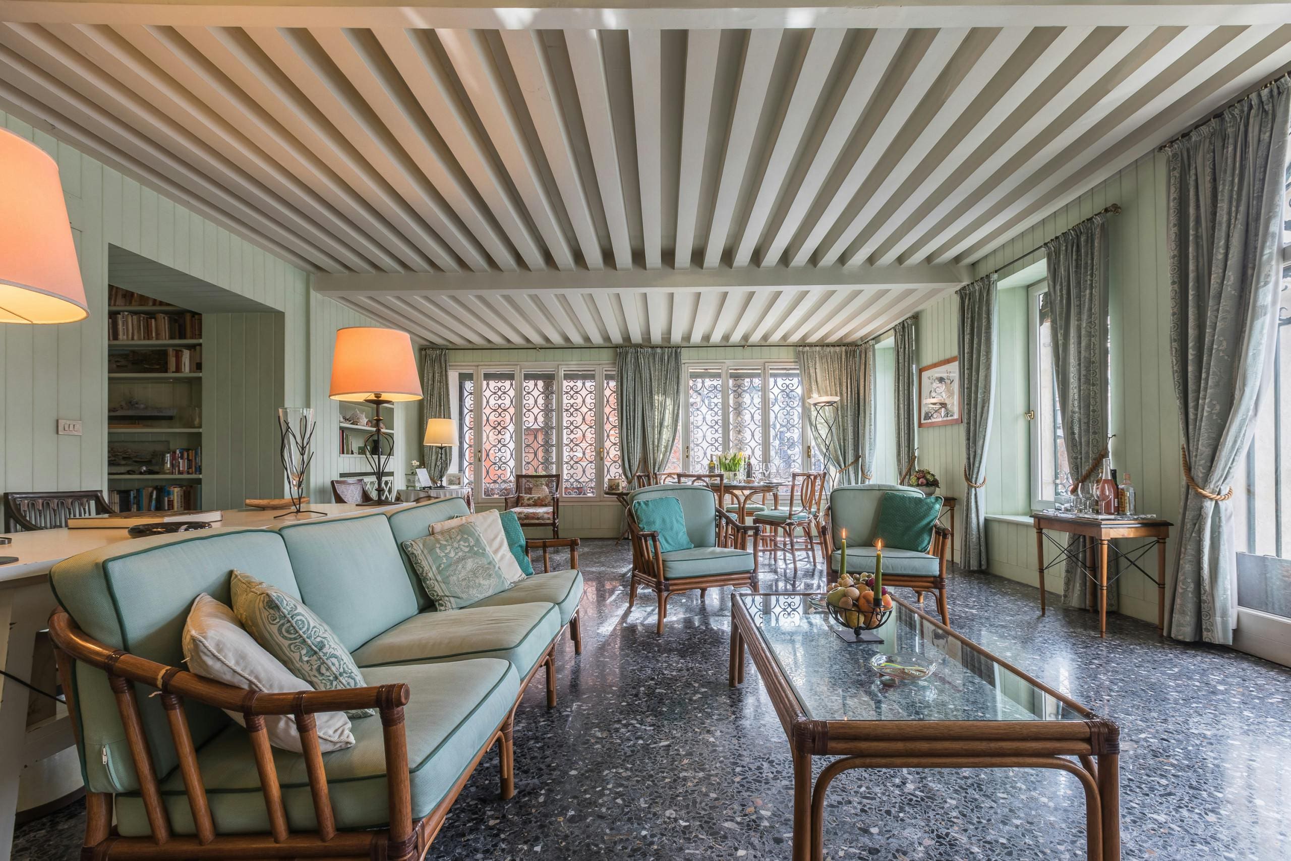Villa Alba Giudecca San Marco: Charming 2-Bedroom Luxury Apartment with Grand Canal Views, San Marco