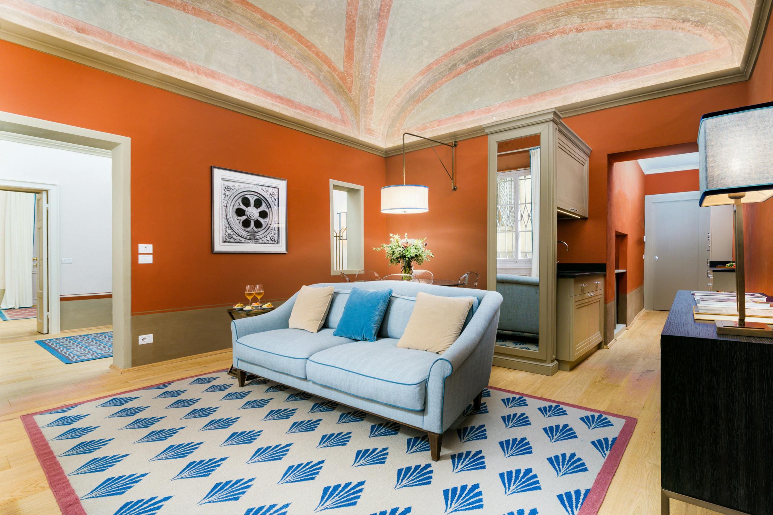 Palazzo Scoppio Santa Croce: Charming 2-Bedroom Apartment Rental with Air-Con in Santa Croce, Florence