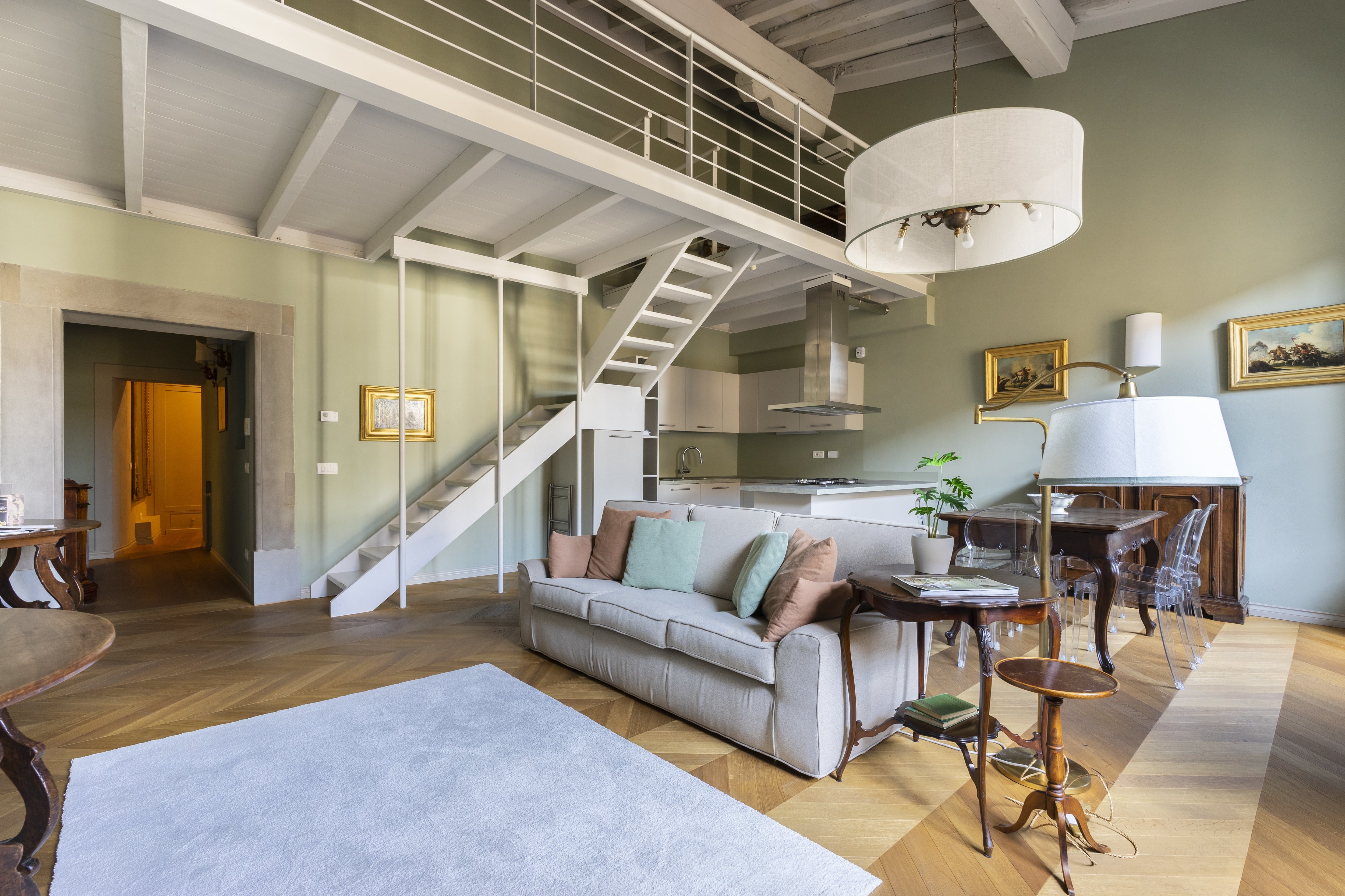 Palazzo Strozzino Firenze: Elegant 2-Bedroom Apartment Rental with Air-Con in Ponte Vecchio, Florence