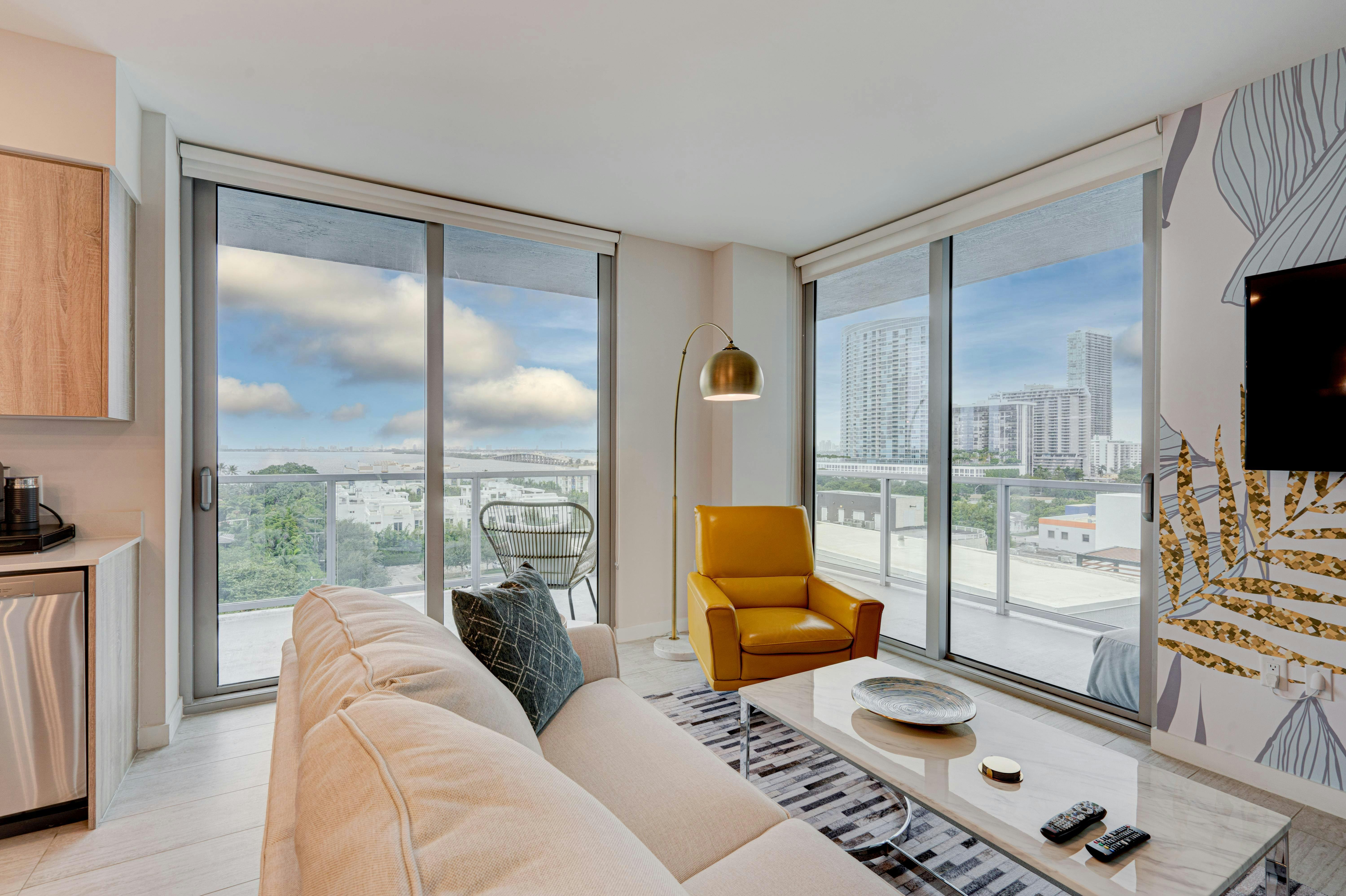 Villa Grecale Lummus Downtown Miami: Contemporary 2-Bedroom Apartment with Pool and Seaviews, Downtown Miami