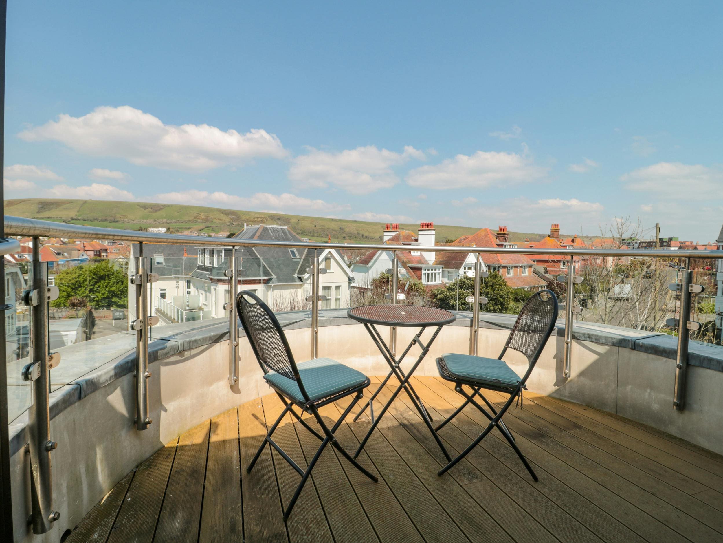 Penthouse Purbeck Swanage: Stylish 2-Bedroom Penthouse with Sea Views and Beach Nearby, Isle of Purbeck