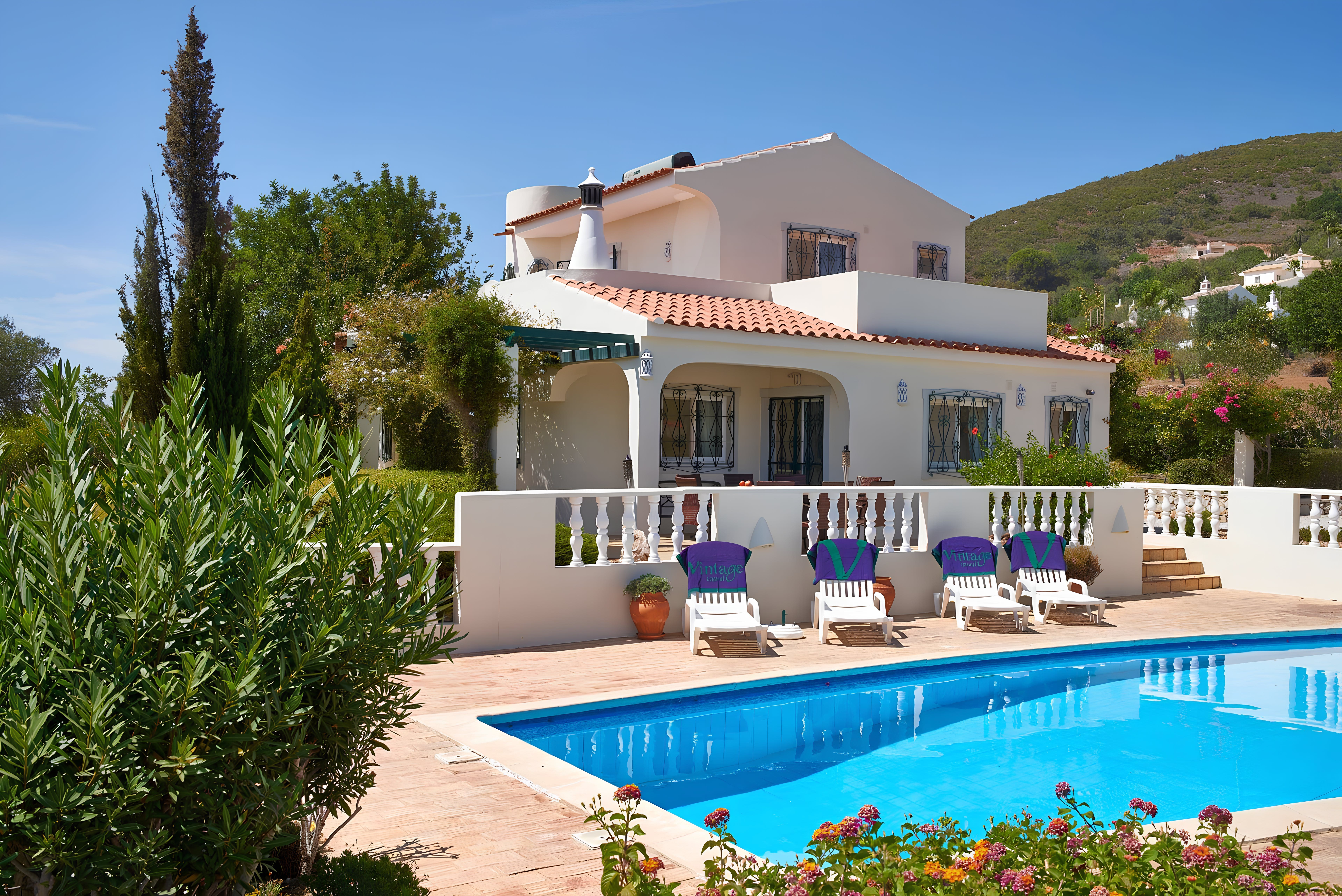 Quinta Alteira Loulé: Luxury 3-Bedroom Villa with Private Pool and Sea Views, Loulé Algarve