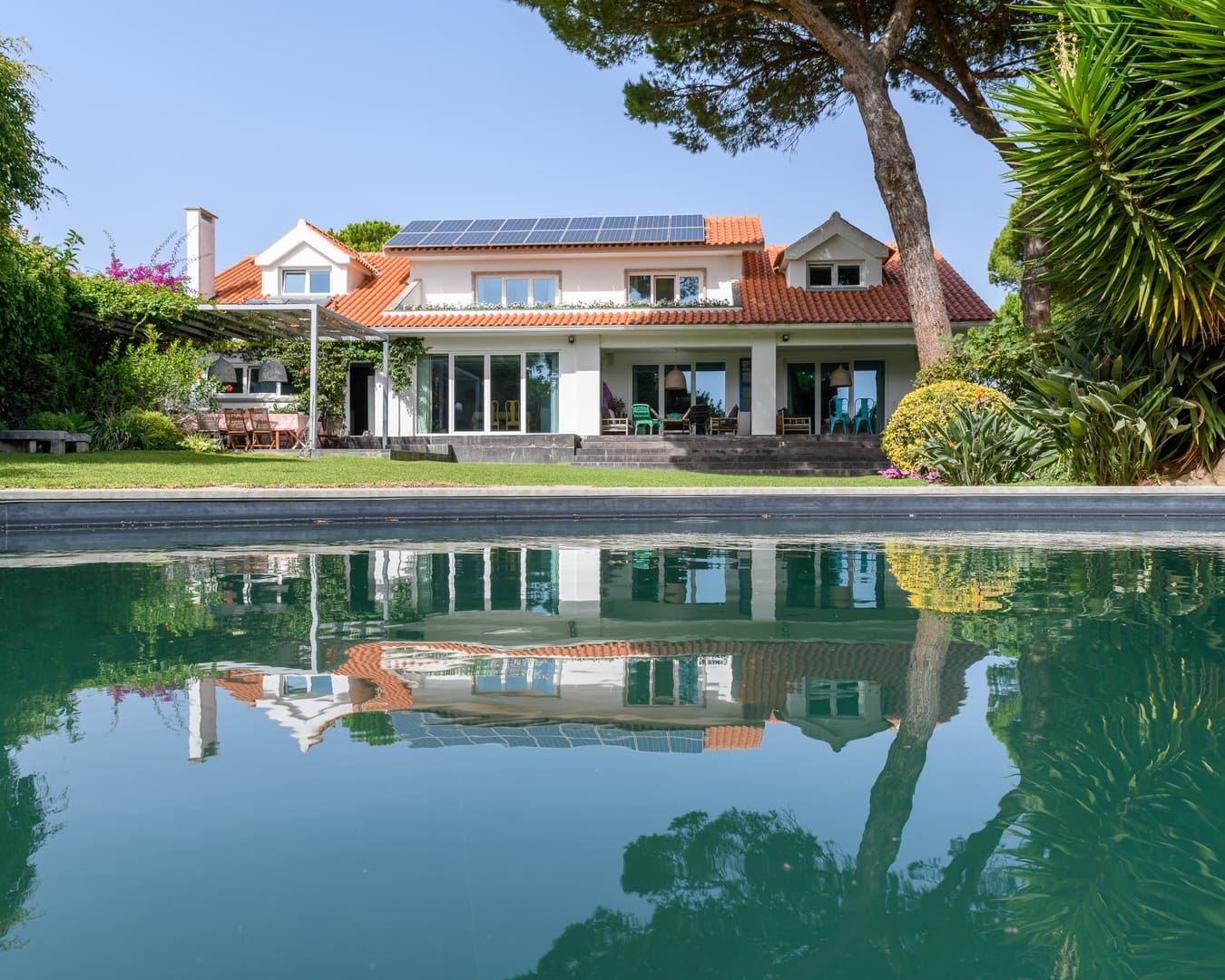 Villa Poente Abano Cascais: Elegant 7-Bedroom Luxury Villa with Private Pool, Cascais