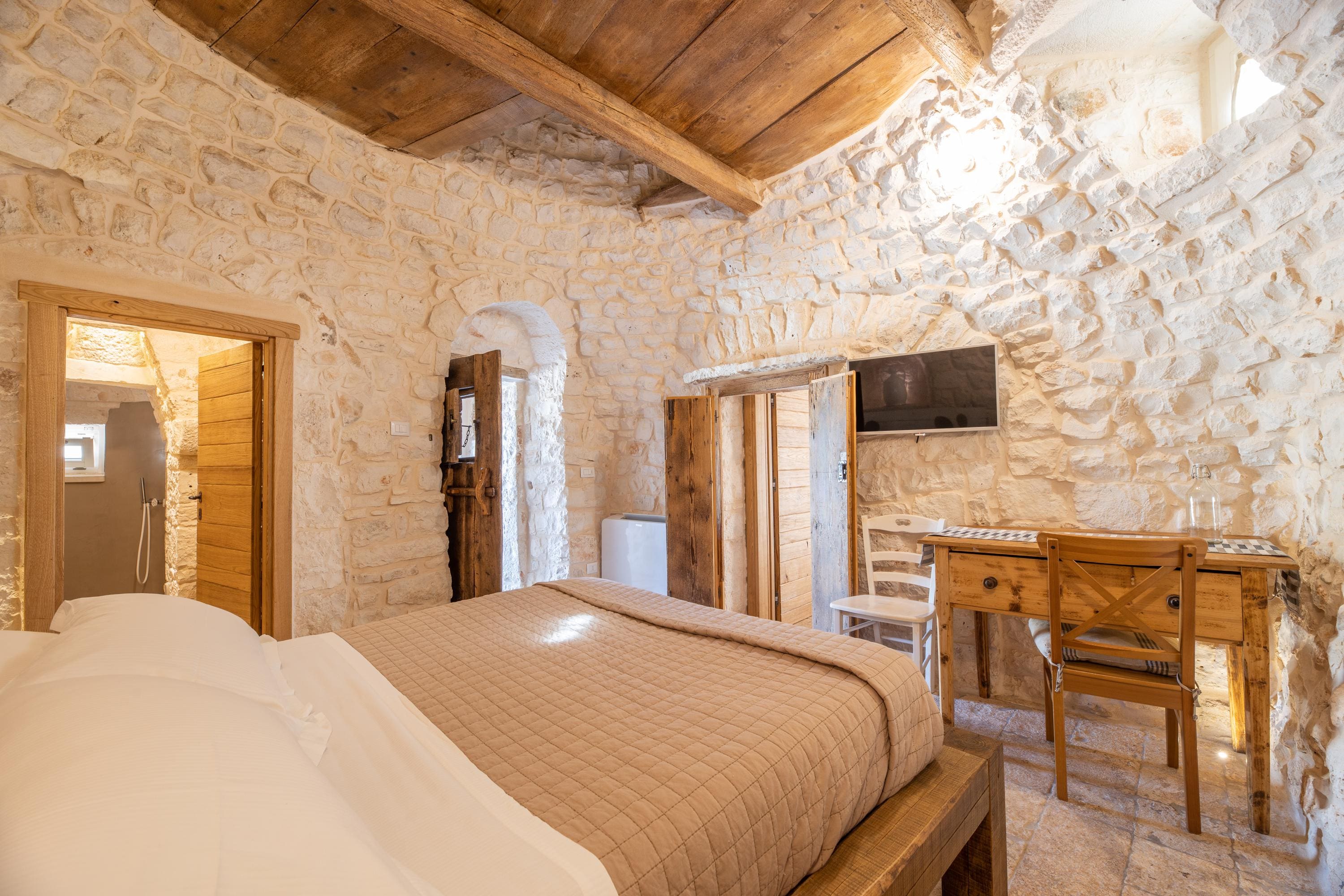 Trullo Lamione Locorotondo: Charming 2-Bedroom Villa Rental with Private Pool in Locorotondo, Puglia