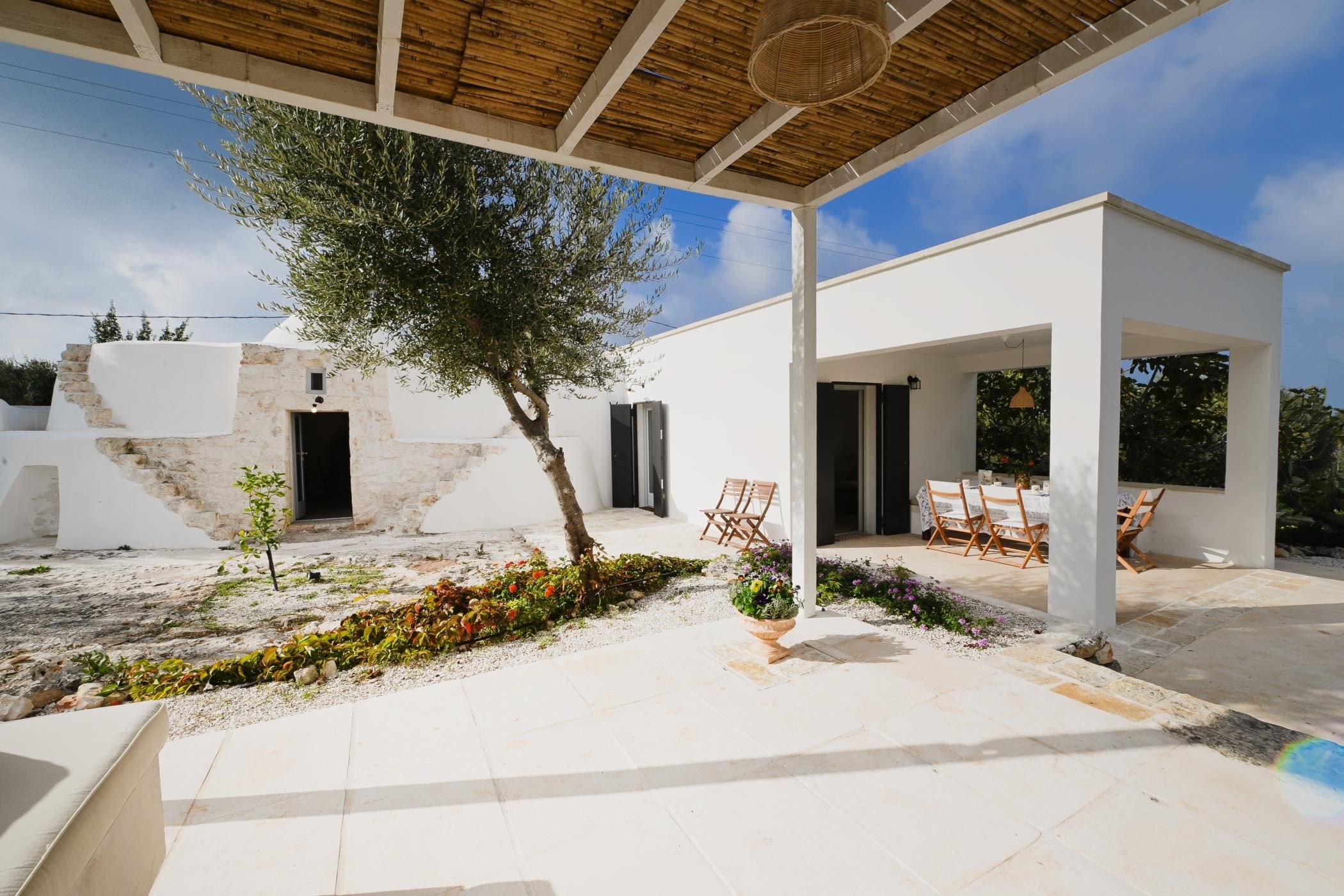 Villa Alba Specchi Ostuni: 4-Bedroom Apartment Rental with Private Pool and Sea Views, Ostuni