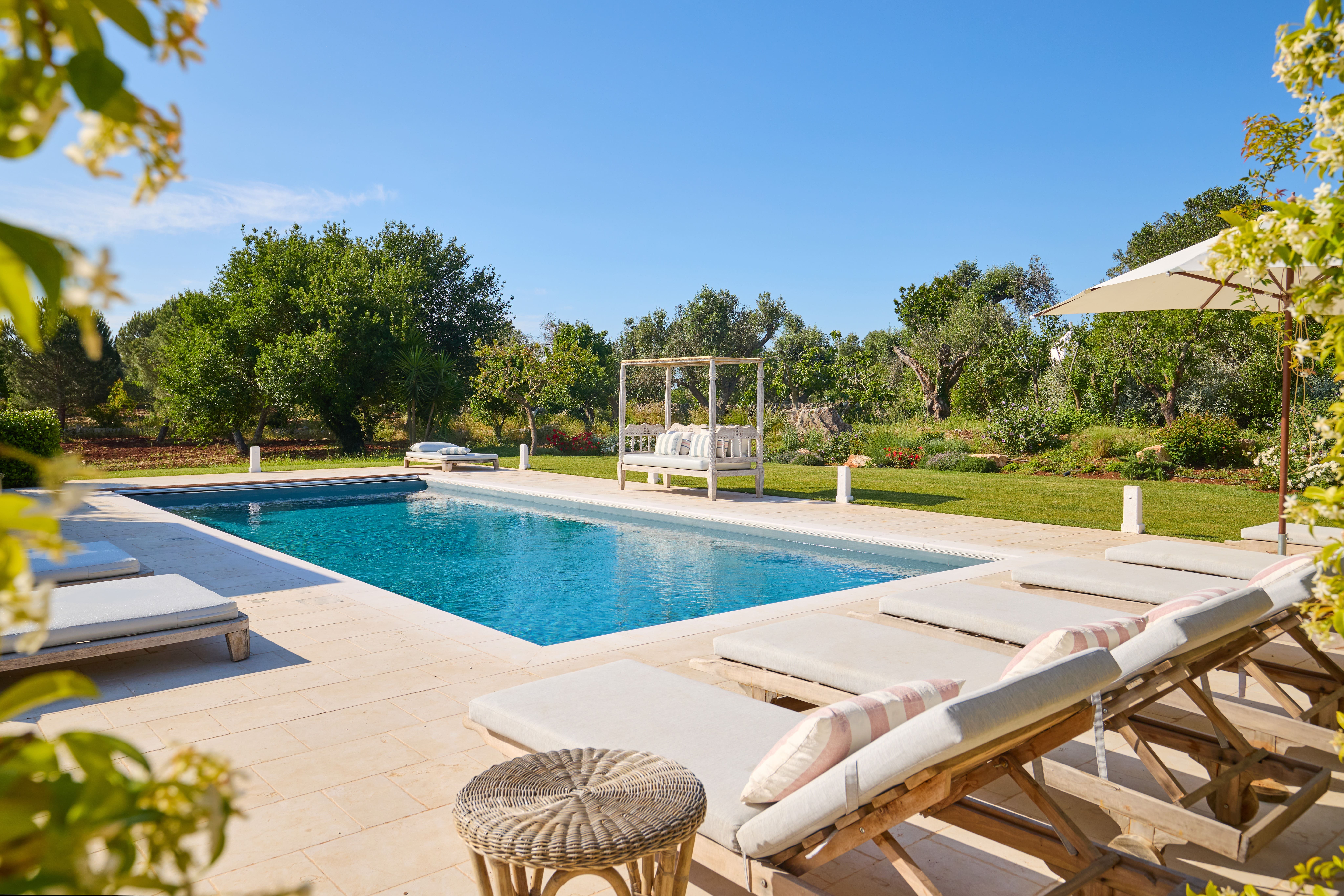 Trullo Lamione Ostuni Ostuni 17: Luxury 5-Bedroom Villa with Private Pool and BBQ, Ostuni