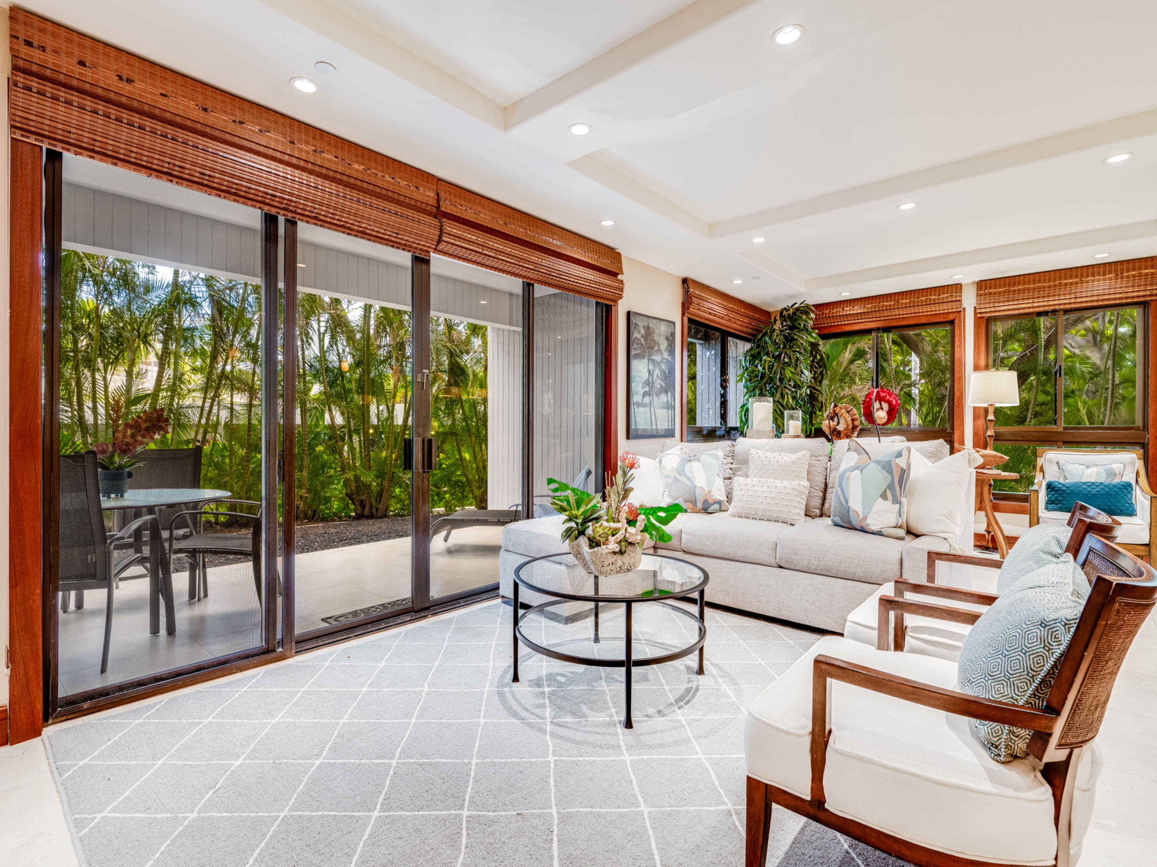 Villa Aurore Honokōhau Hawaii: Luxury 2-Bedroom Villa with Pool and Tennis Court, Hawaii