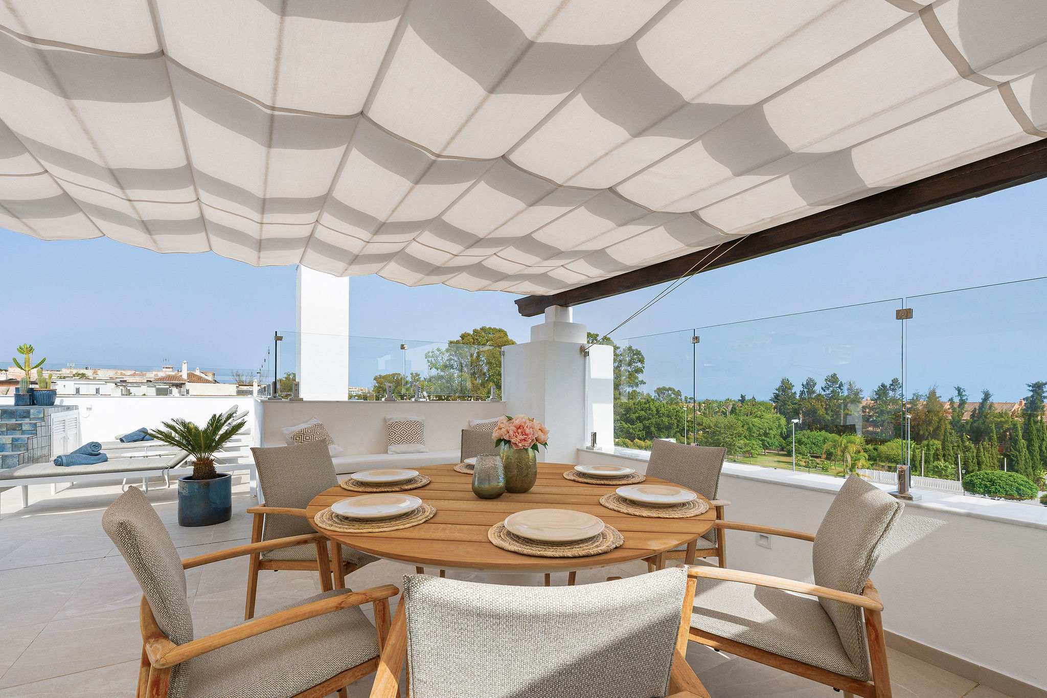 Villa Albariza San Pedro: Luxury 3-Bedroom Villa with Private Pool and Sea Views, San Pedro de Alcántara