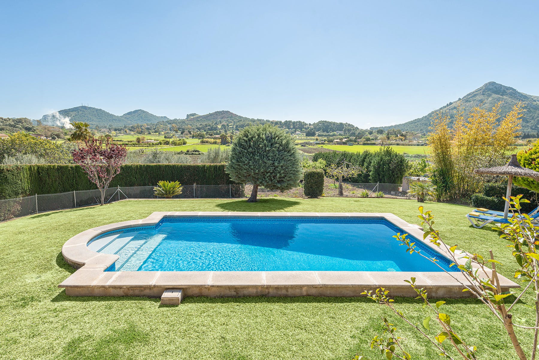 Villa Alzinar Alcudia: Spacious 3-Bedroom Apartment Rental with Pool Near Beach, Alcudia