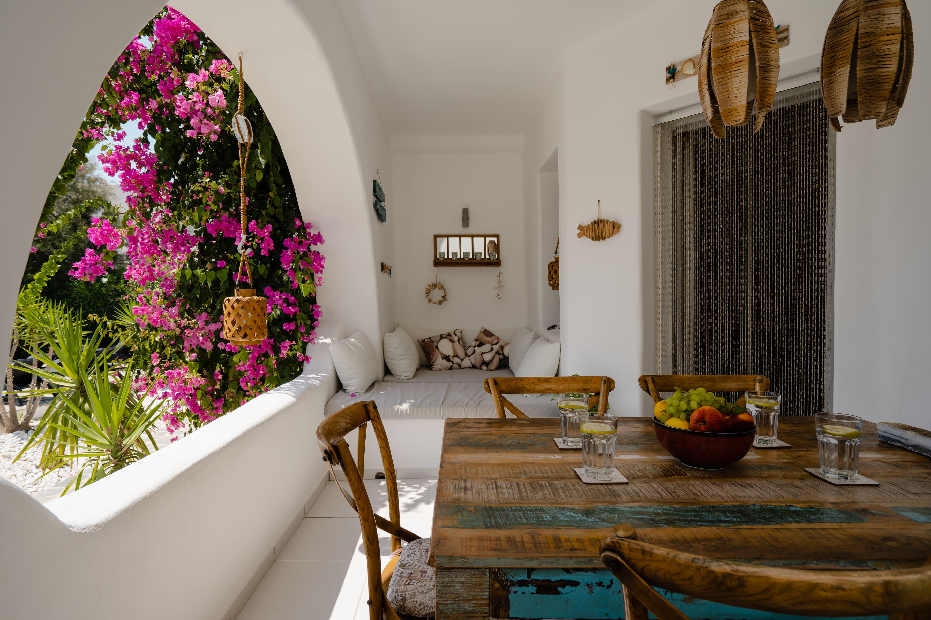Villa Lysias Apollonas Naxos: Charming 3-Bedroom Apartment with Pool and Sea Views, Naxos