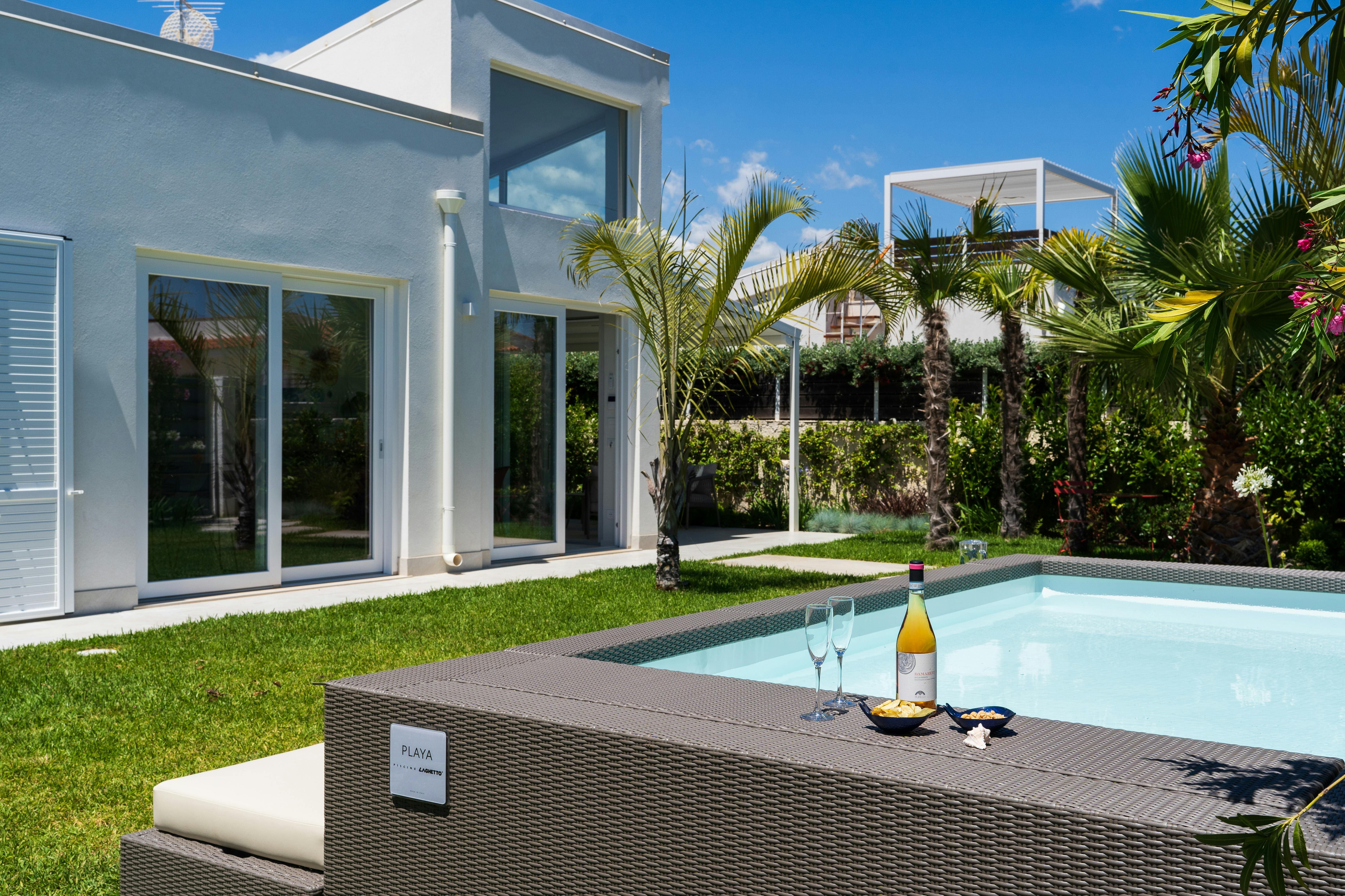 Villa Aretusa Siracusa: Luxury 3-Bedroom Villa with Private Pool and Sea Views, Syracuse