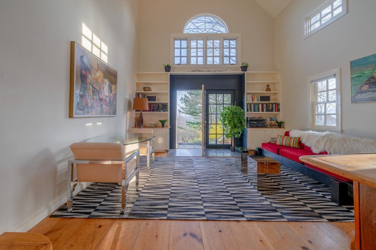 Villa Ashokan Woodstock: Charming 2-Bedroom House Rental with Air-Con and Family-Friendly Amenities, Woodstock NY